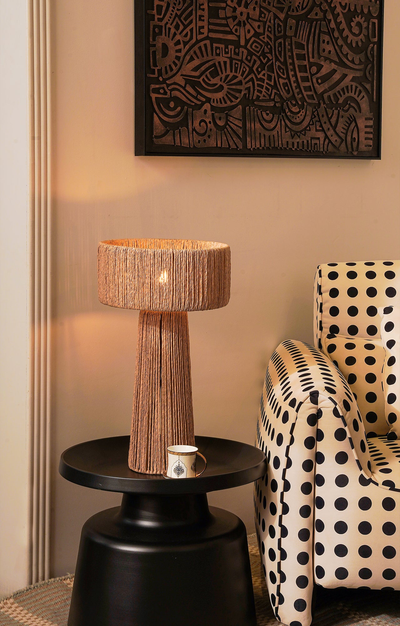 Cylindrical Brown Raffia Drum Table Lamp