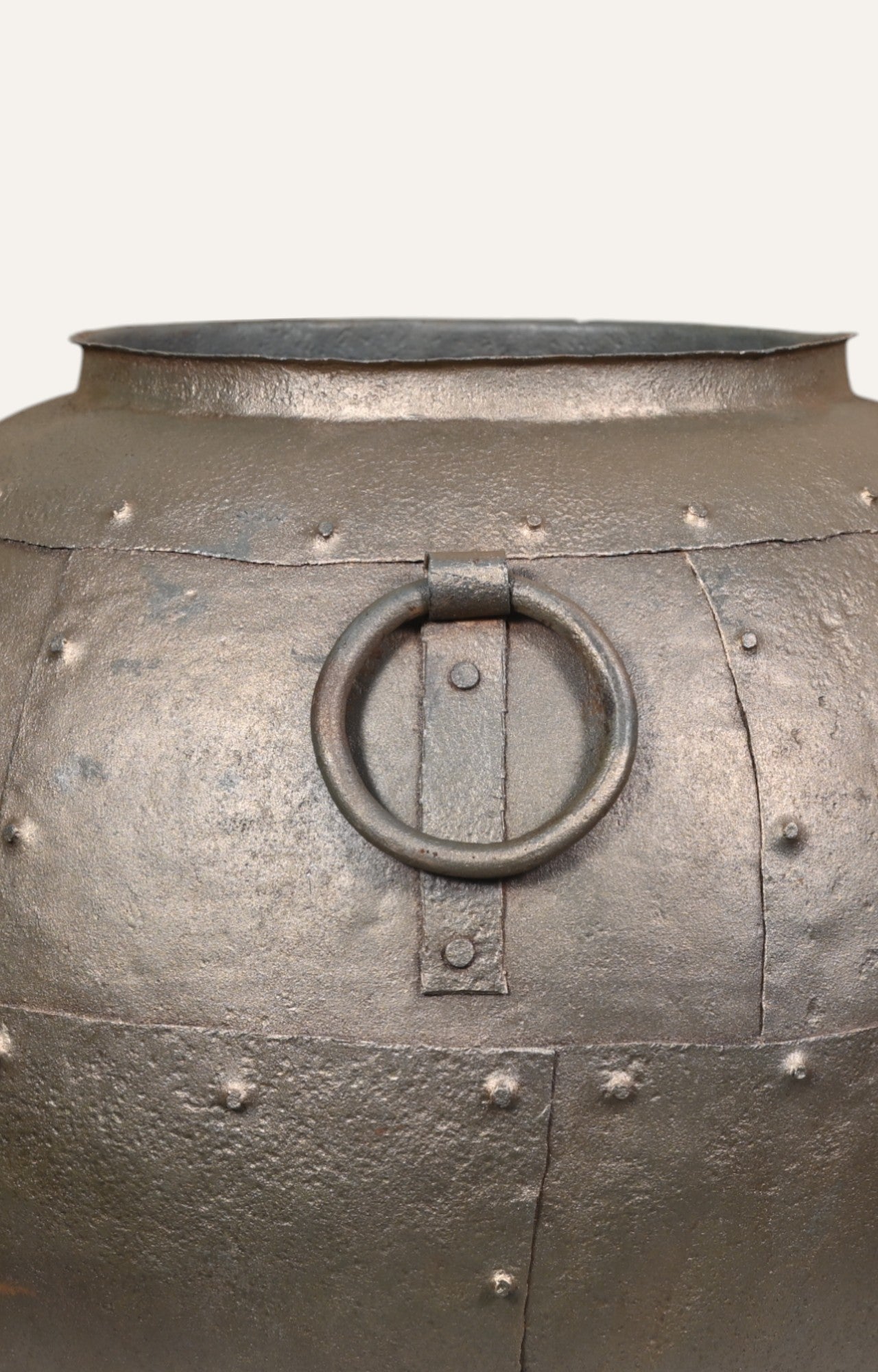 Round Metal Pot in Gold Finish