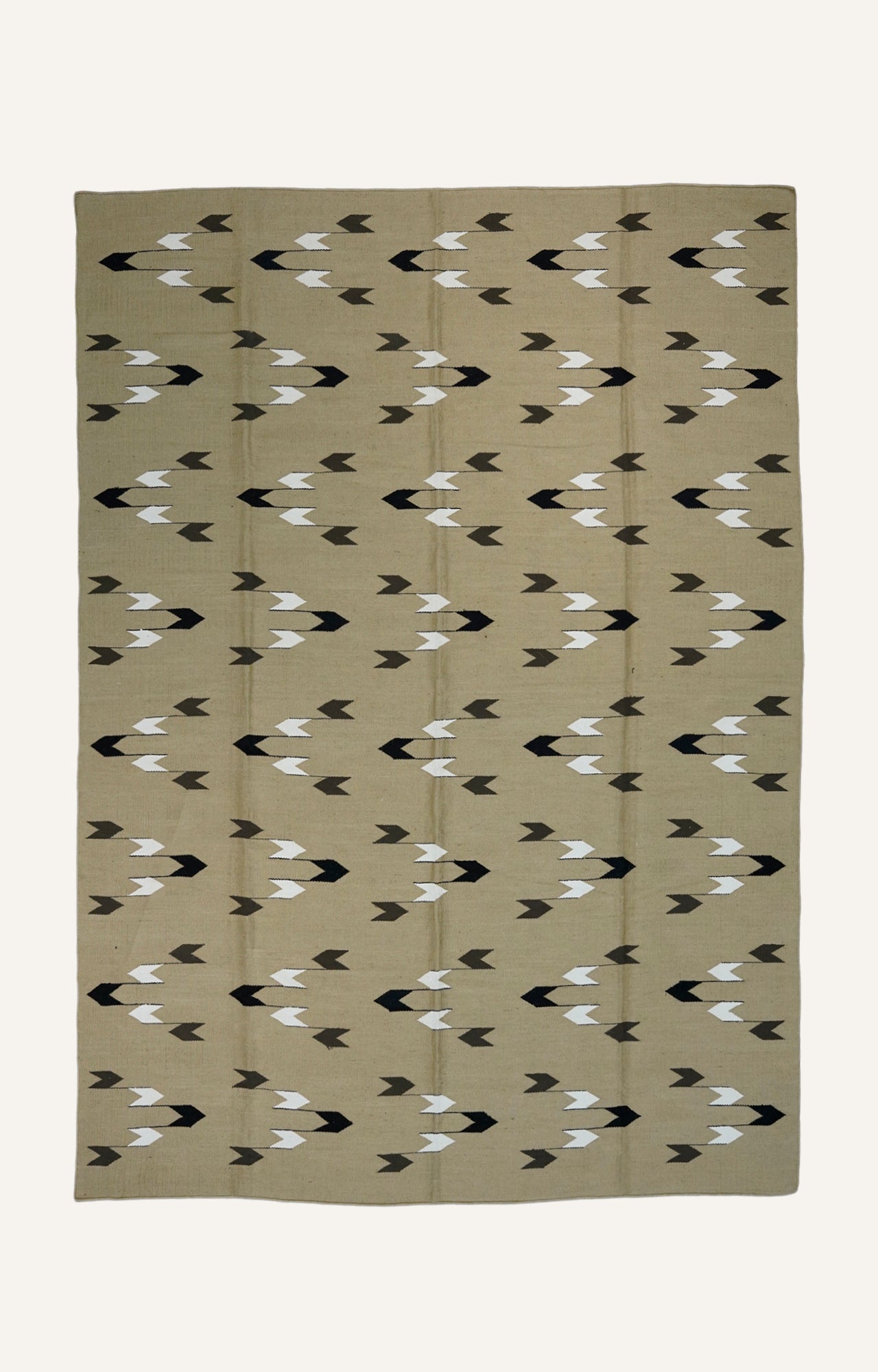 Rhythmic Arrow Jute Rug