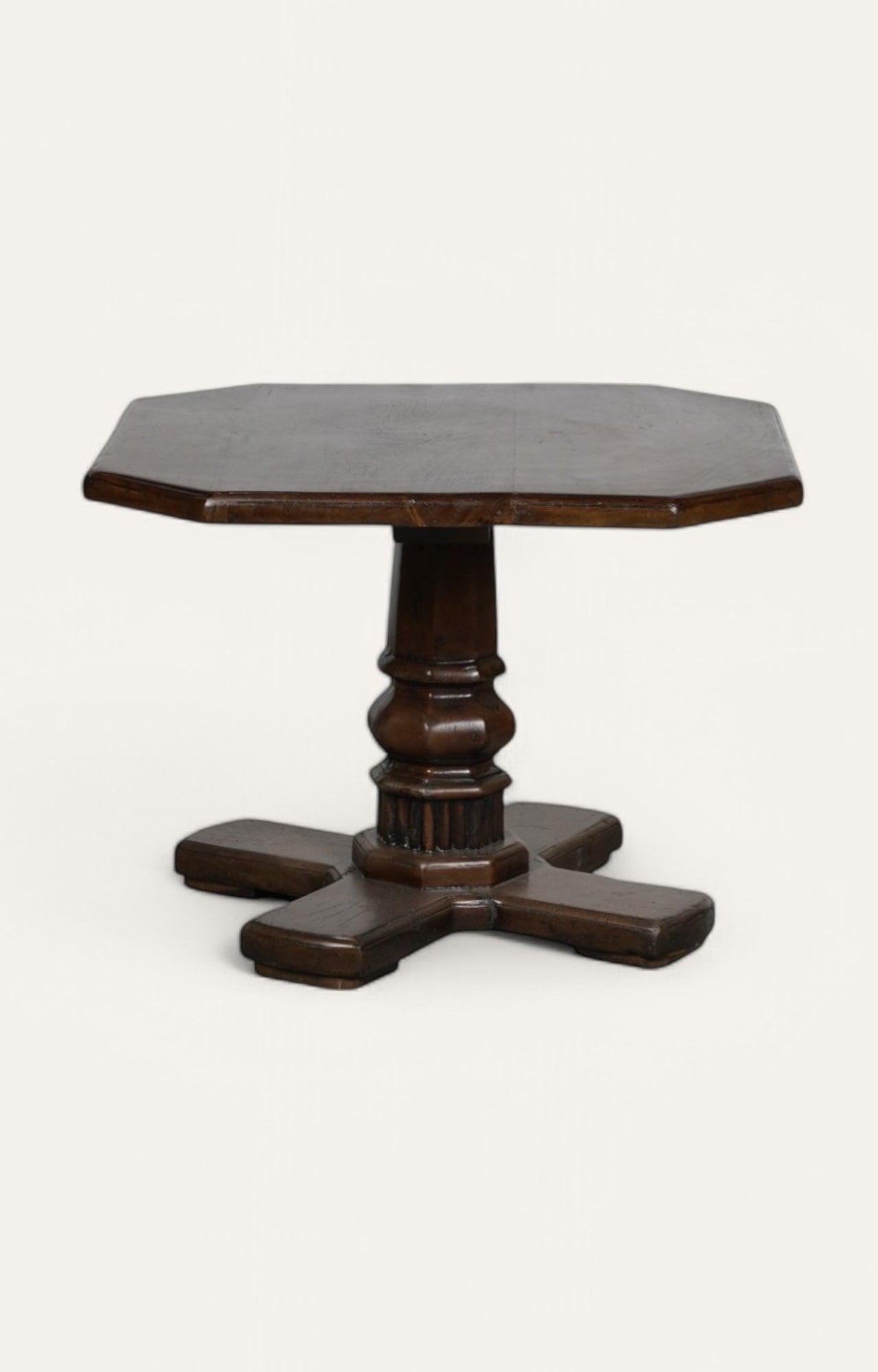 Heritage Pedestal Table