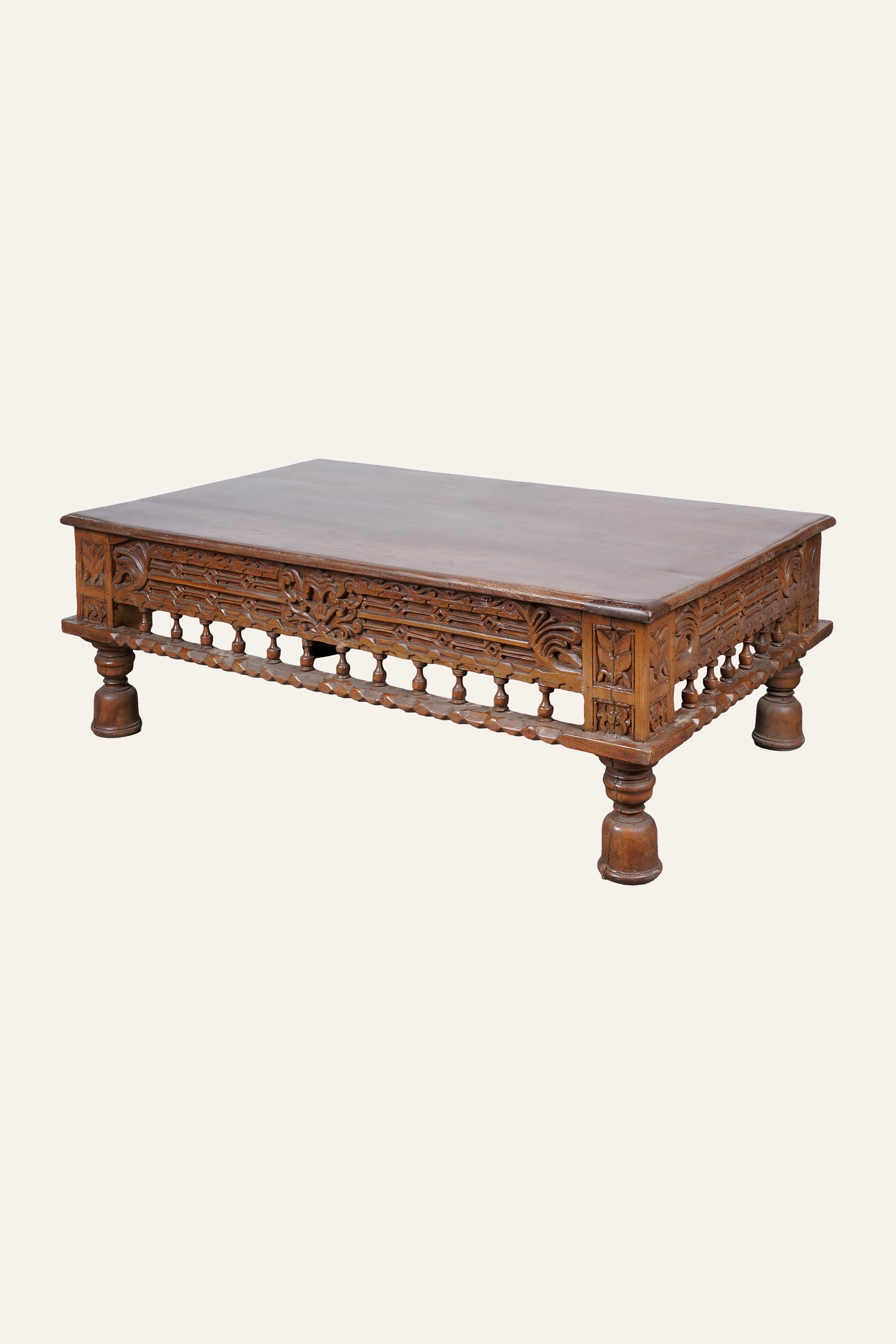 Carved Spindle Apron Wooden Coffee Table for Living Room