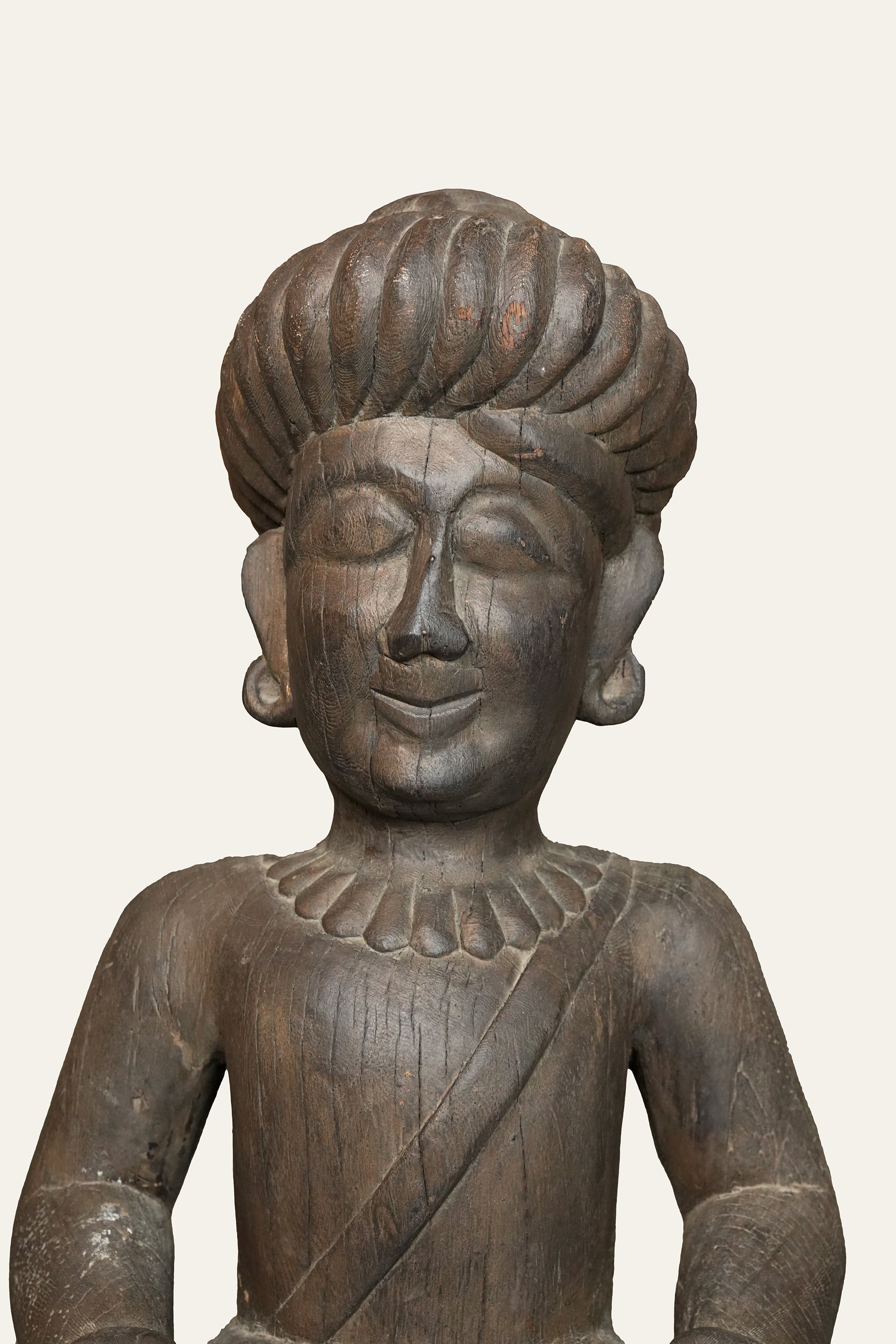 Indian Musical Man Statue in Solid Wood