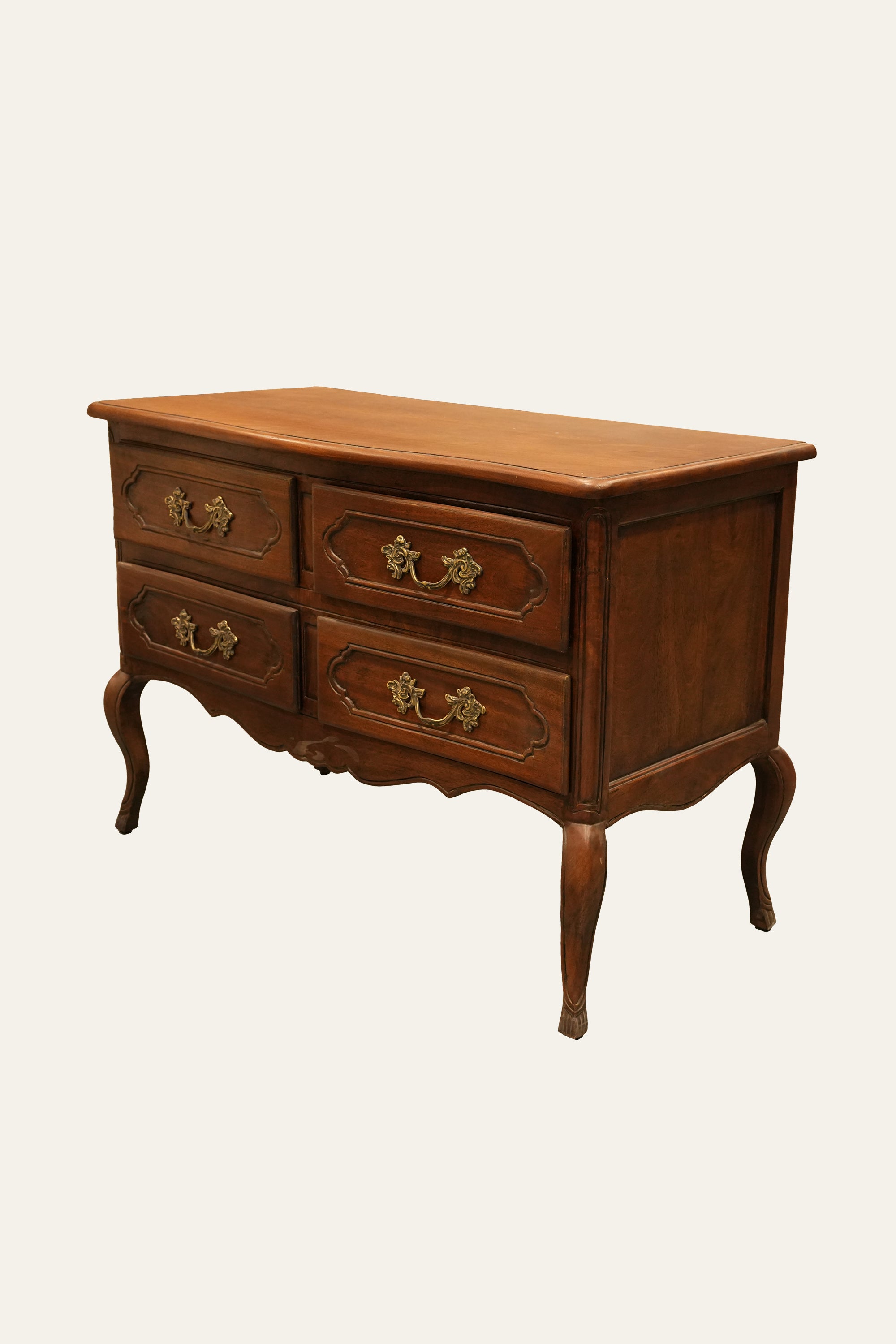 French Provincial 4-Drawer Wooden Chest of Drawers with Antique Brass Knobs