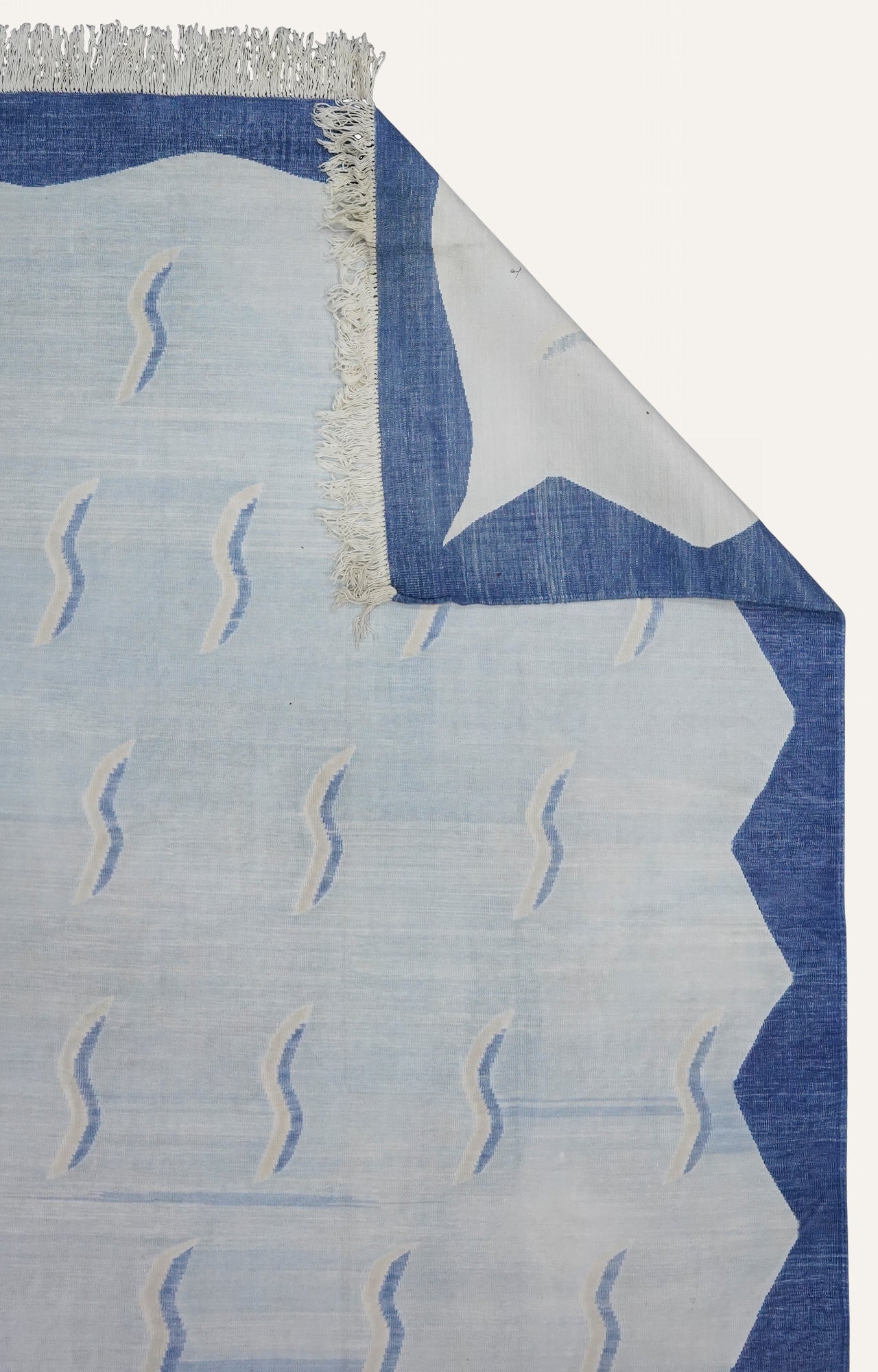 Wavy Handwoven Cotton Rug