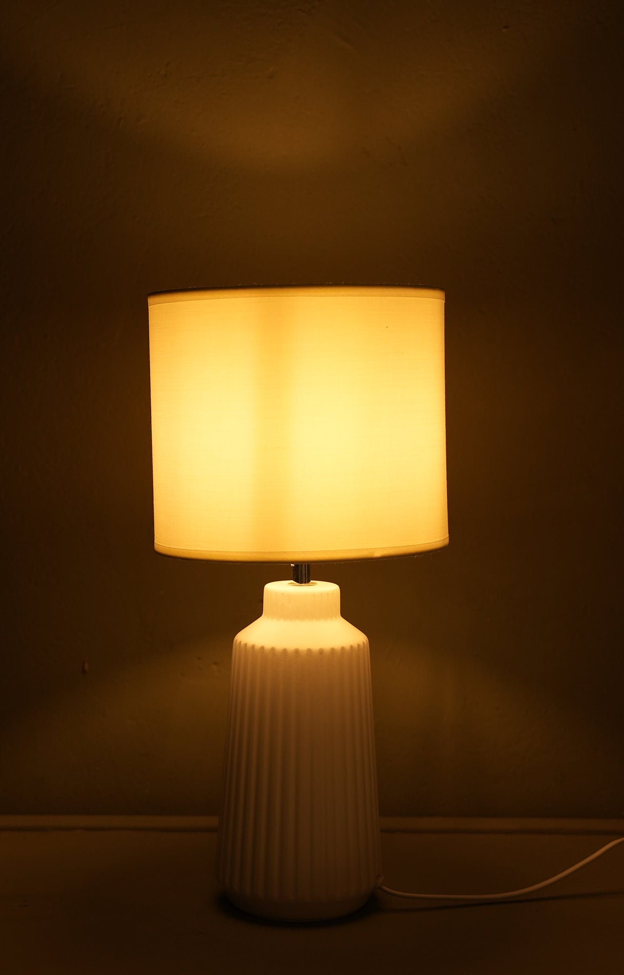 Matte White Fluted Ceramic Table Lamp