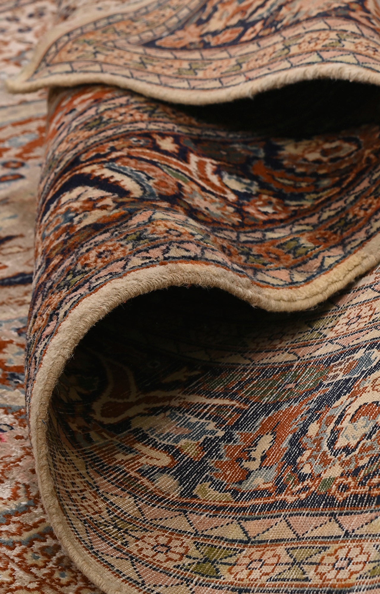 5 x 7 Ft Handknotted rare intricate design carpet