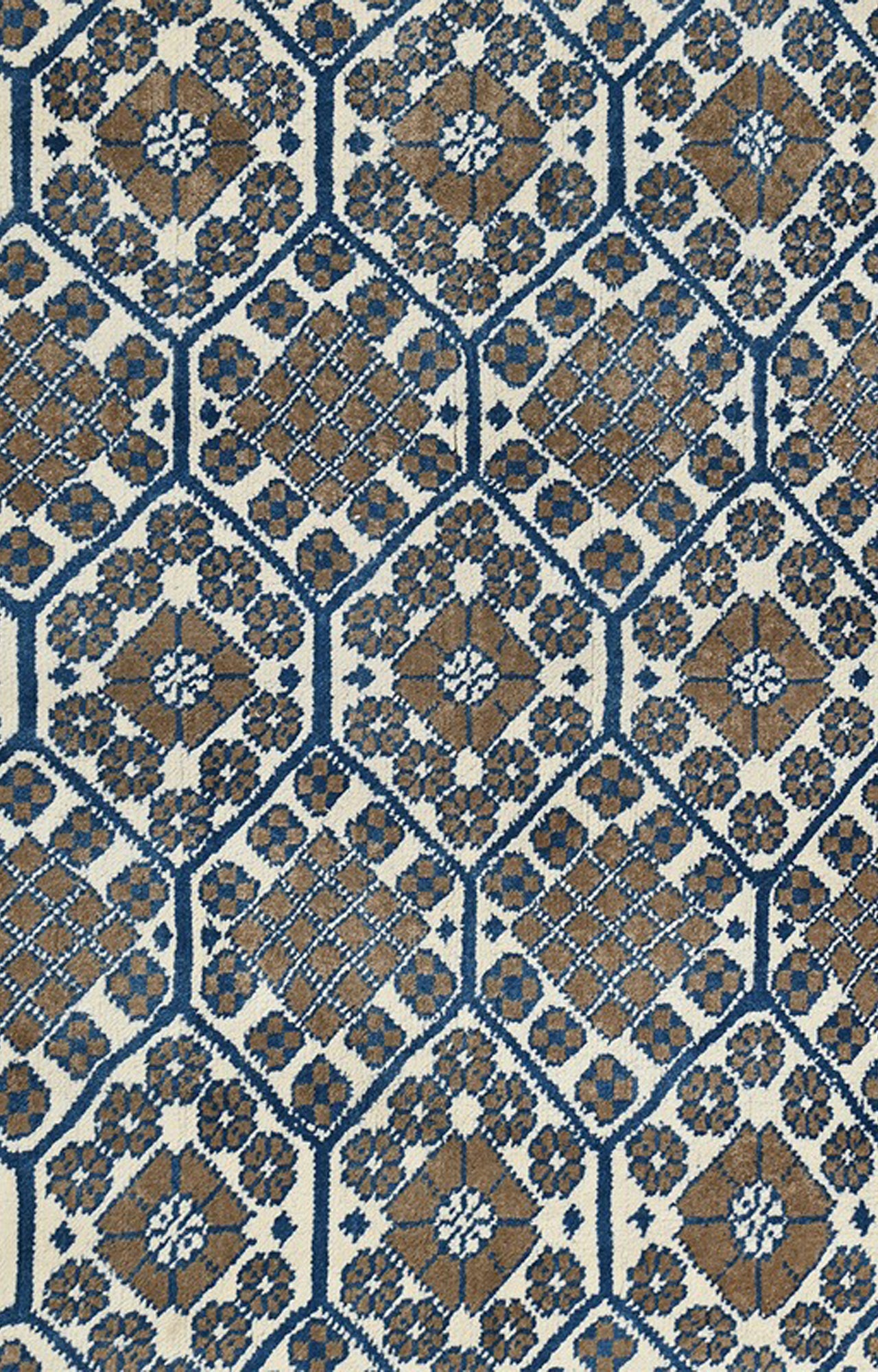 4 x 7 Ft Hand-Knotted Agra Carpet with Geometric Diamond Pattern
