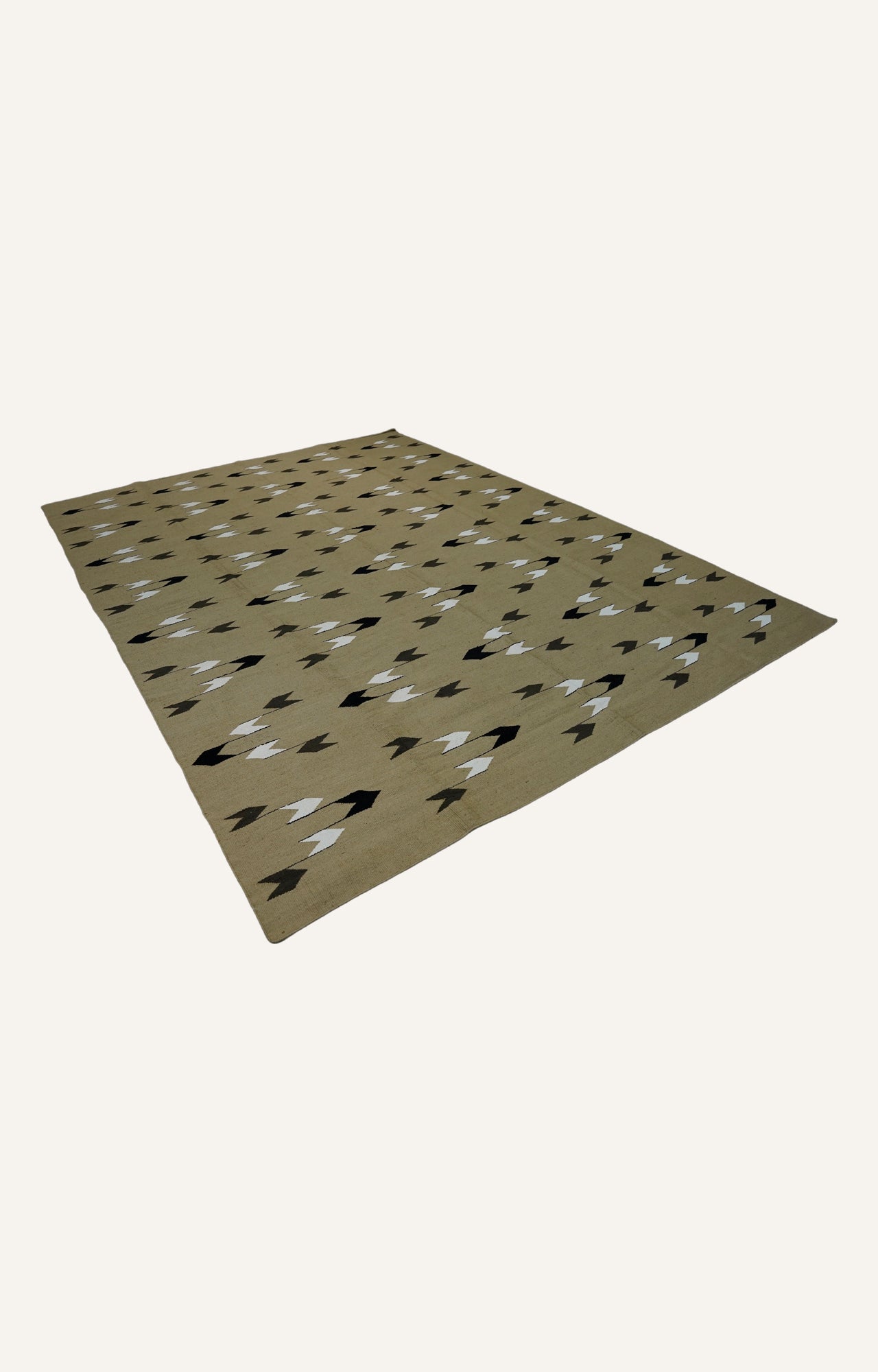 Rhythmic Arrow Jute Rug