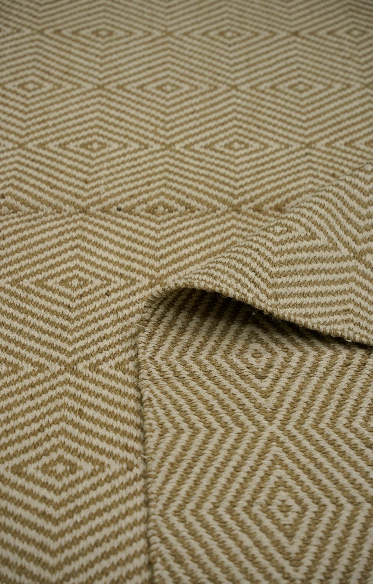 Diamond Rhythm Jute Rug