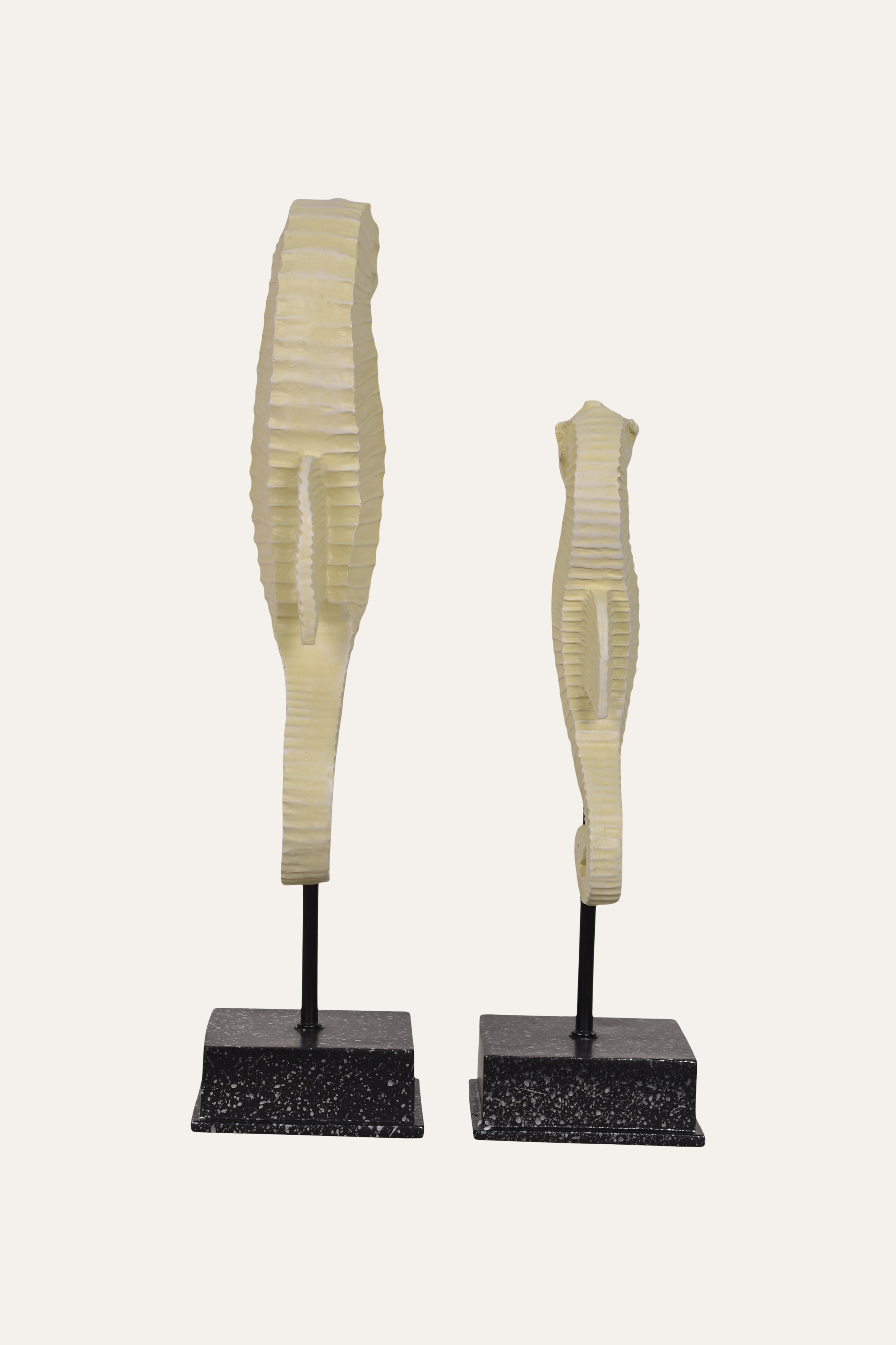 Elegant Resin Seahorse Figurine Set on Stand – Coastal Table Décor (Set of 2)