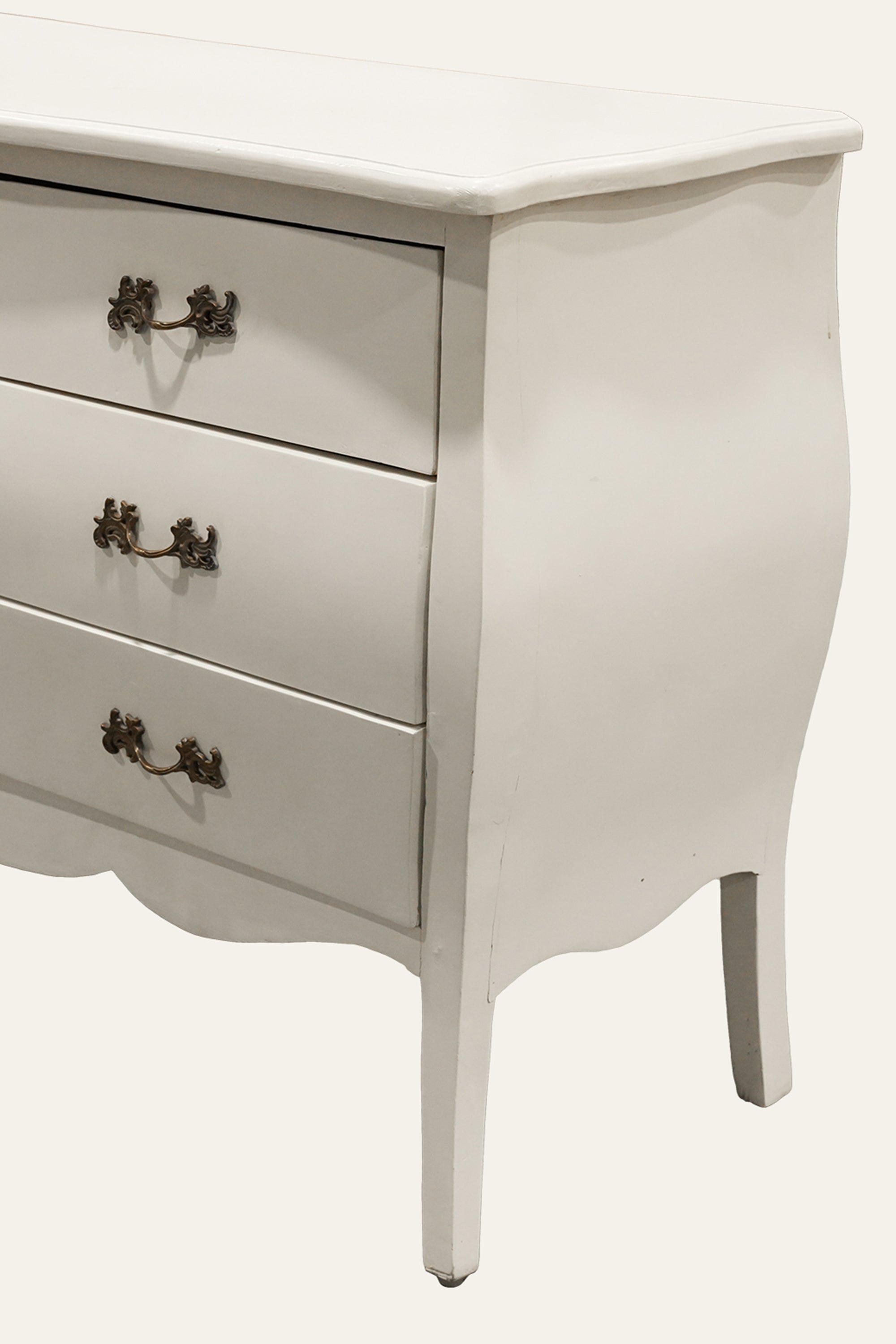 White Bombe 6-Drawer Chest of Drawers with Curved Fronts