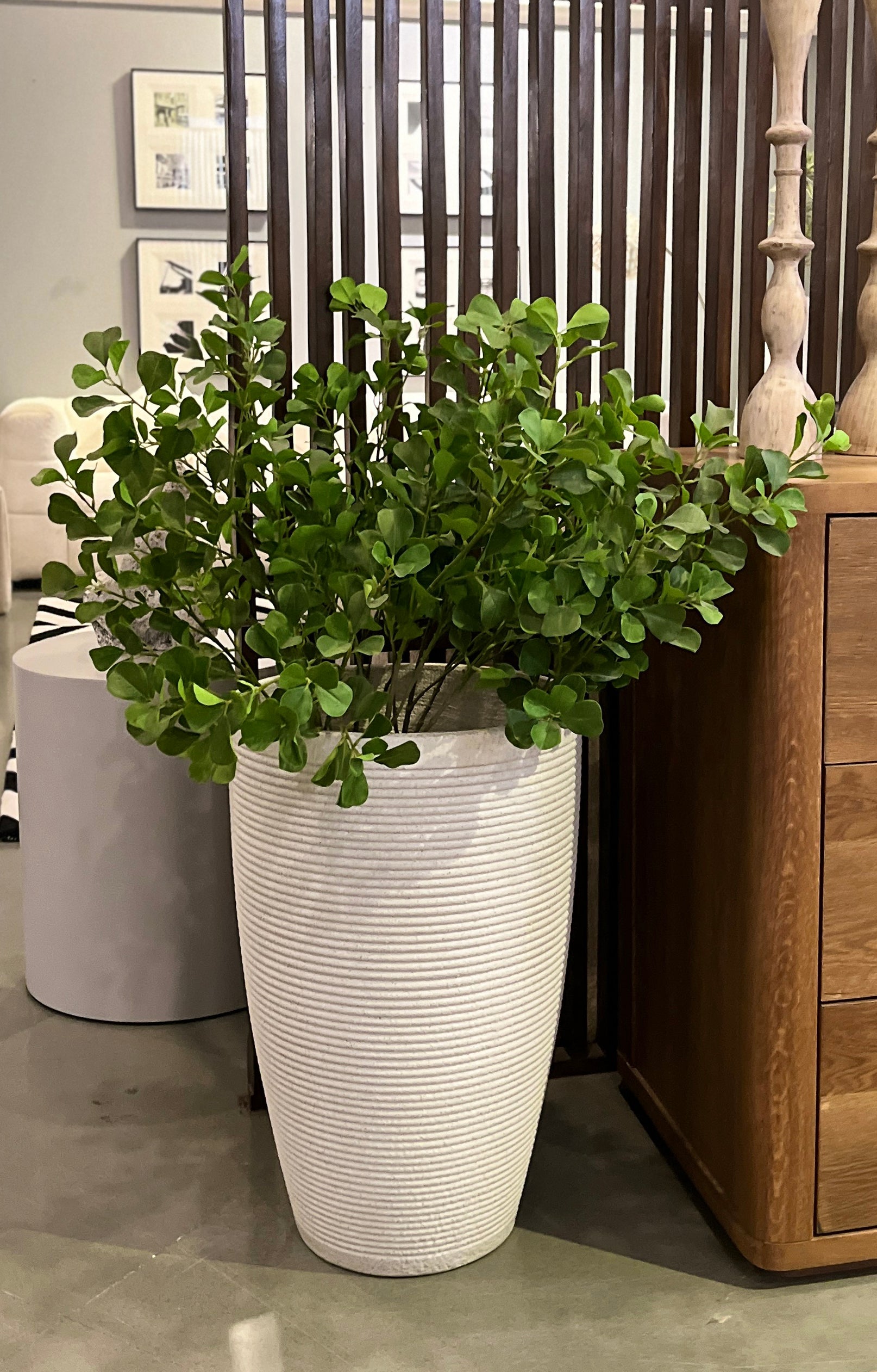 White resin Planter - Big