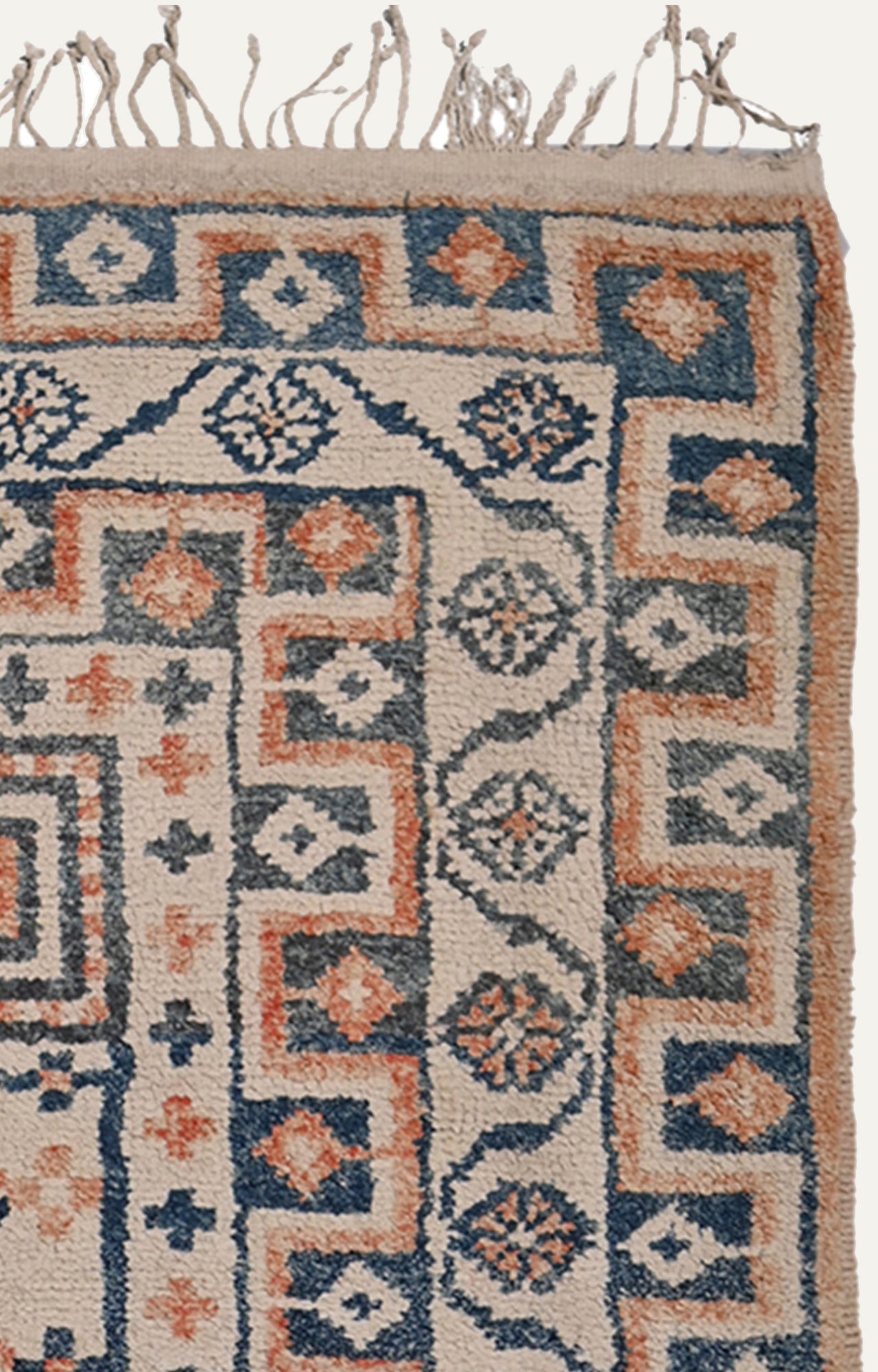 motif Distressed Rug