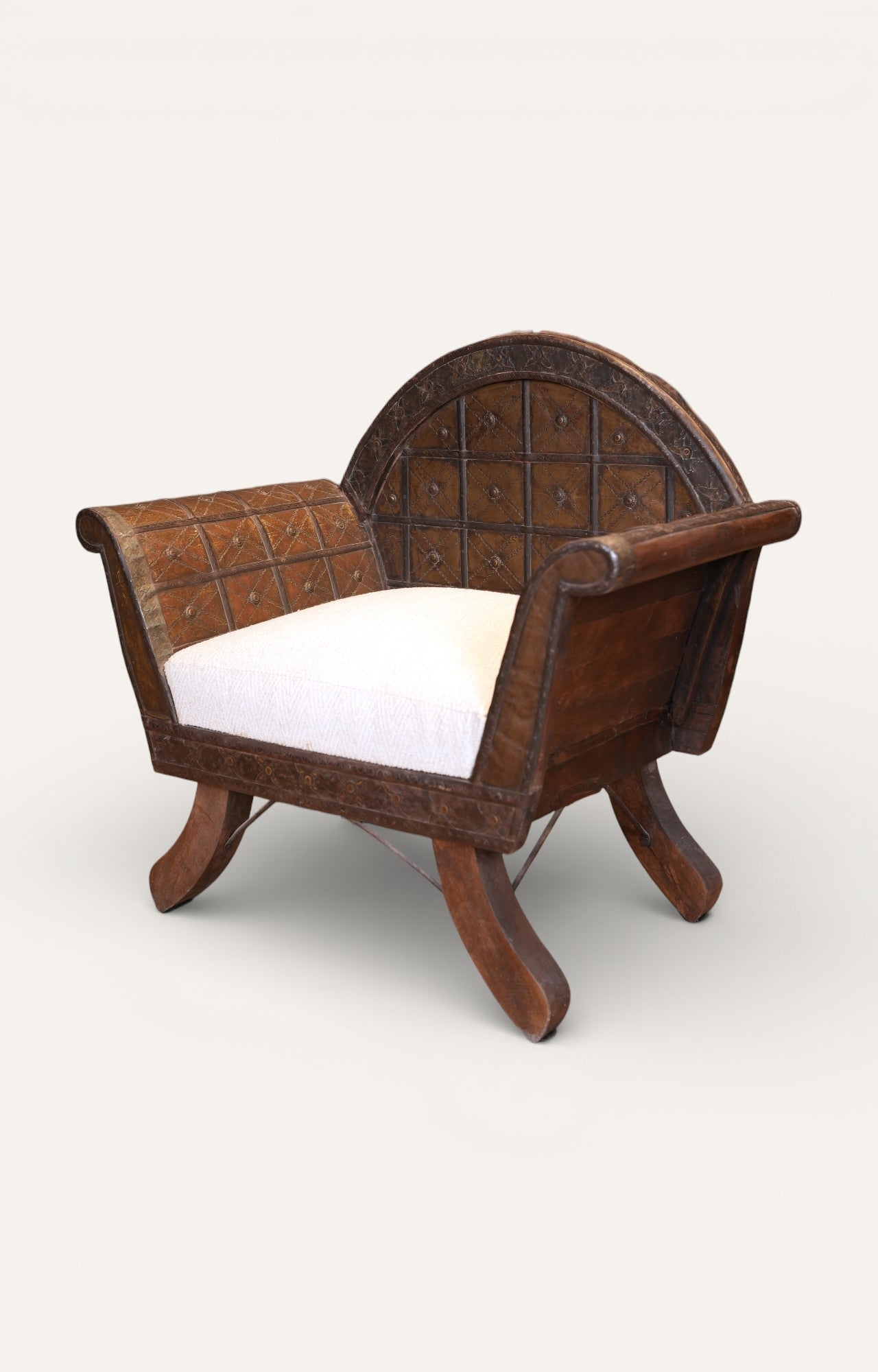 Heritage Dowry Chest Lounge Chair