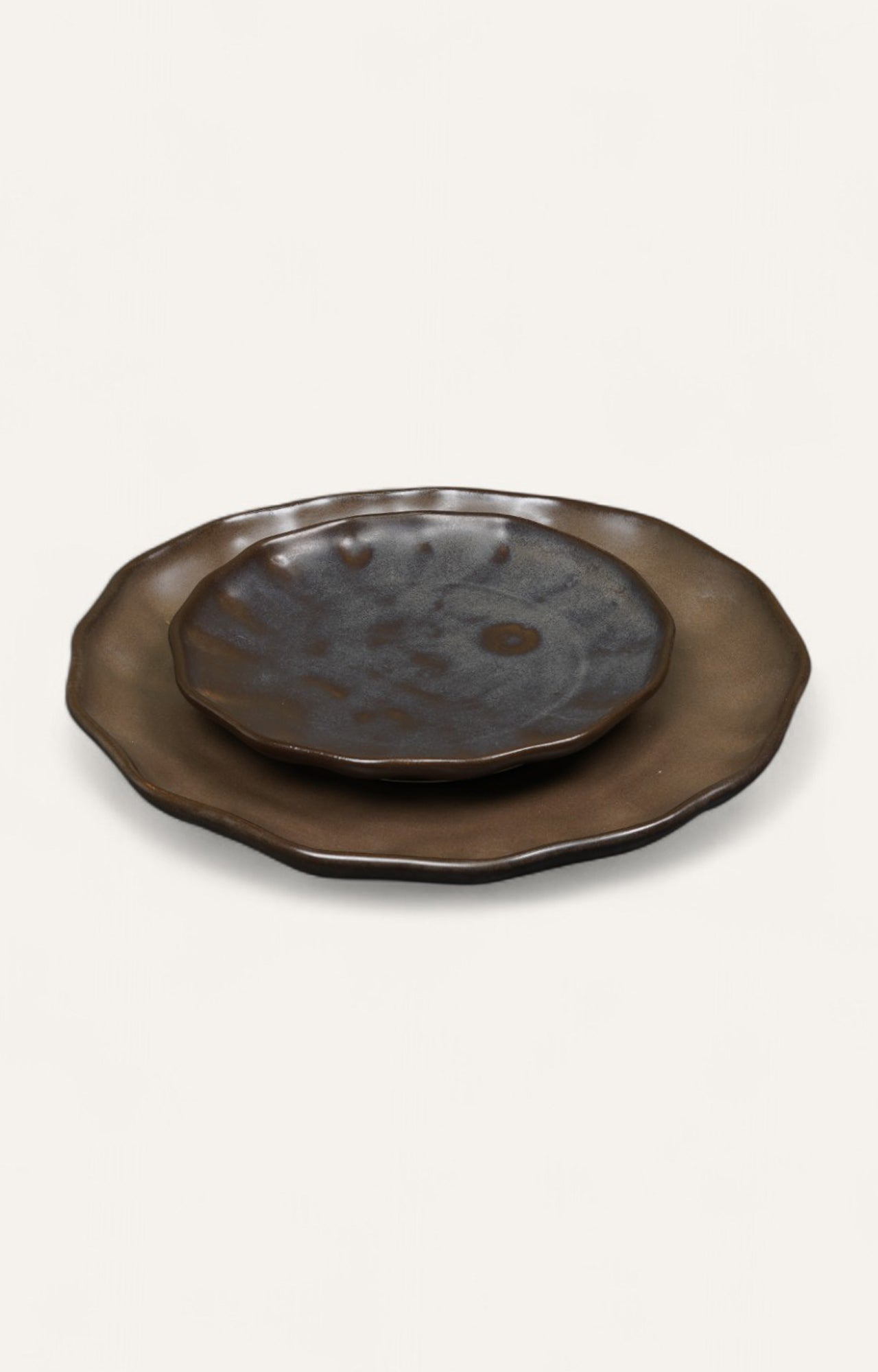 Charcoal Ripple-Edge Ceramic Plate