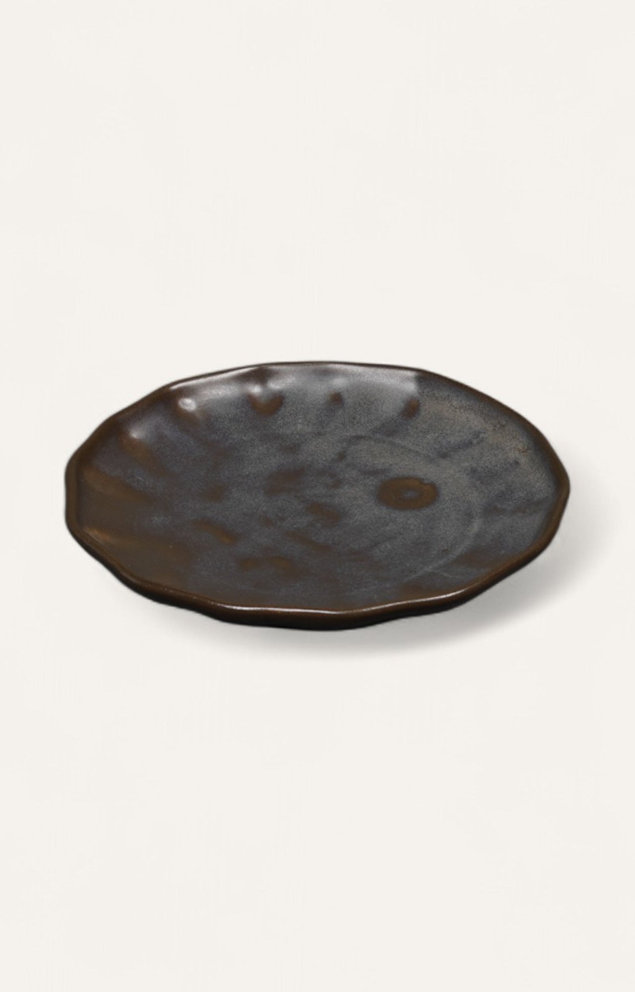 Charcoal Ripple-Edge Ceramic Plate
