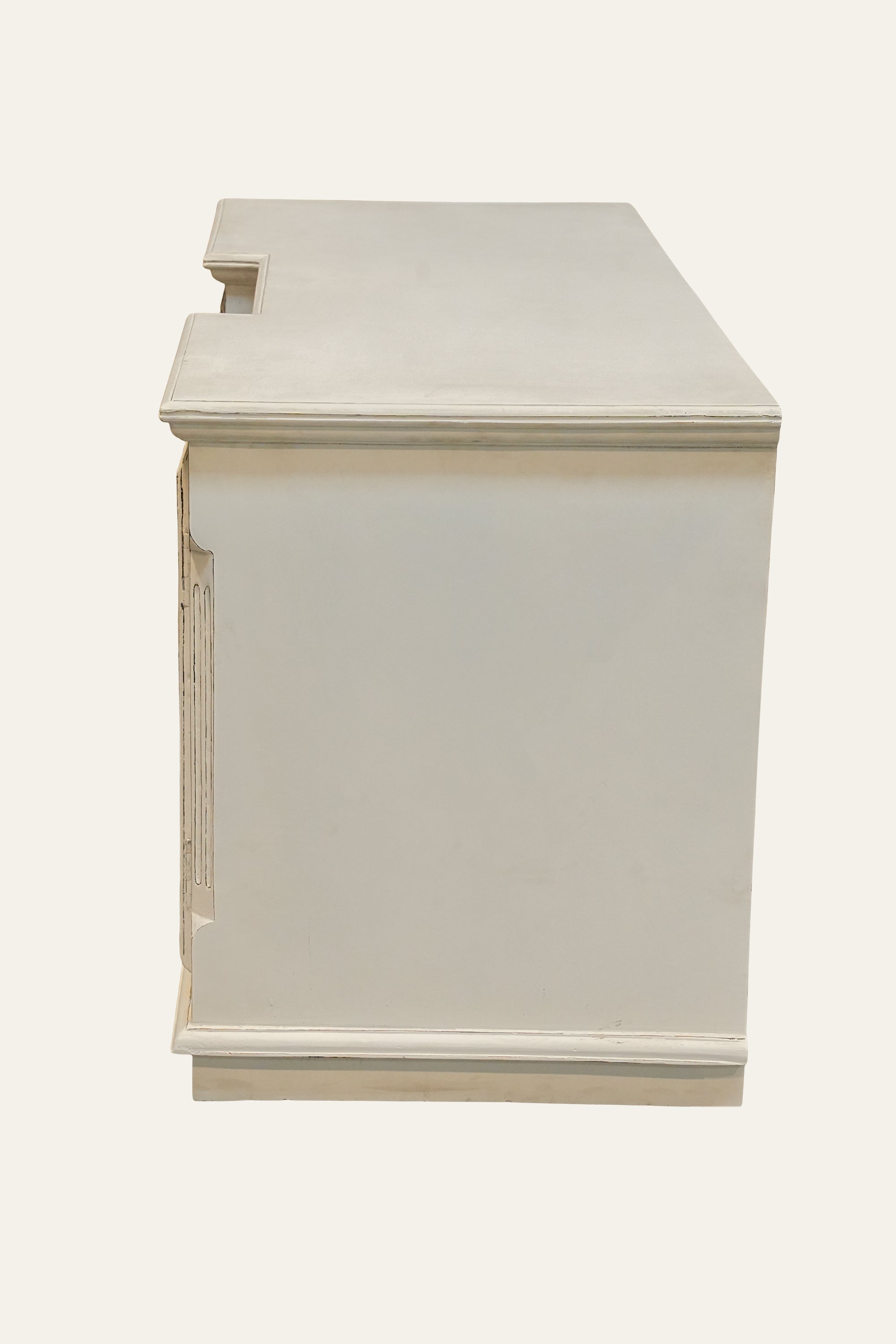 White 3-Drawer Sideboard with Arched Panel Doors