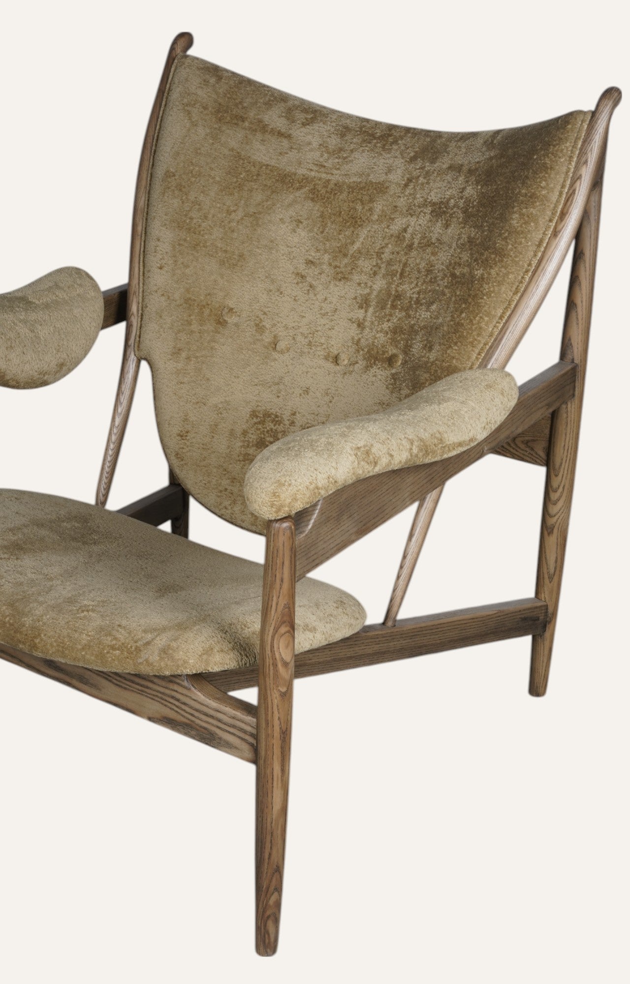 Chieftain Armchair in Velvet and Oak