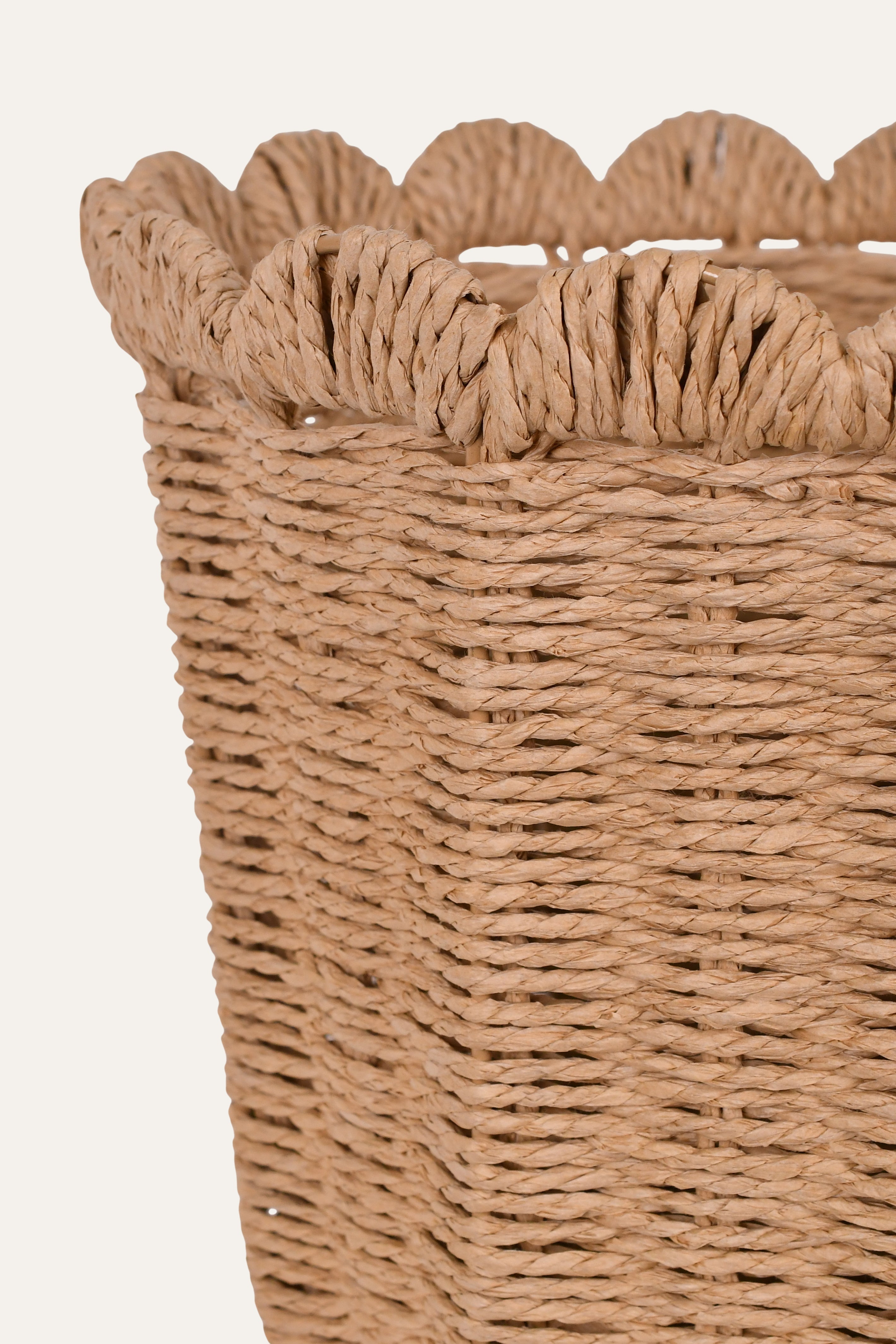 Scalloped Rim Woven Planter - Medium