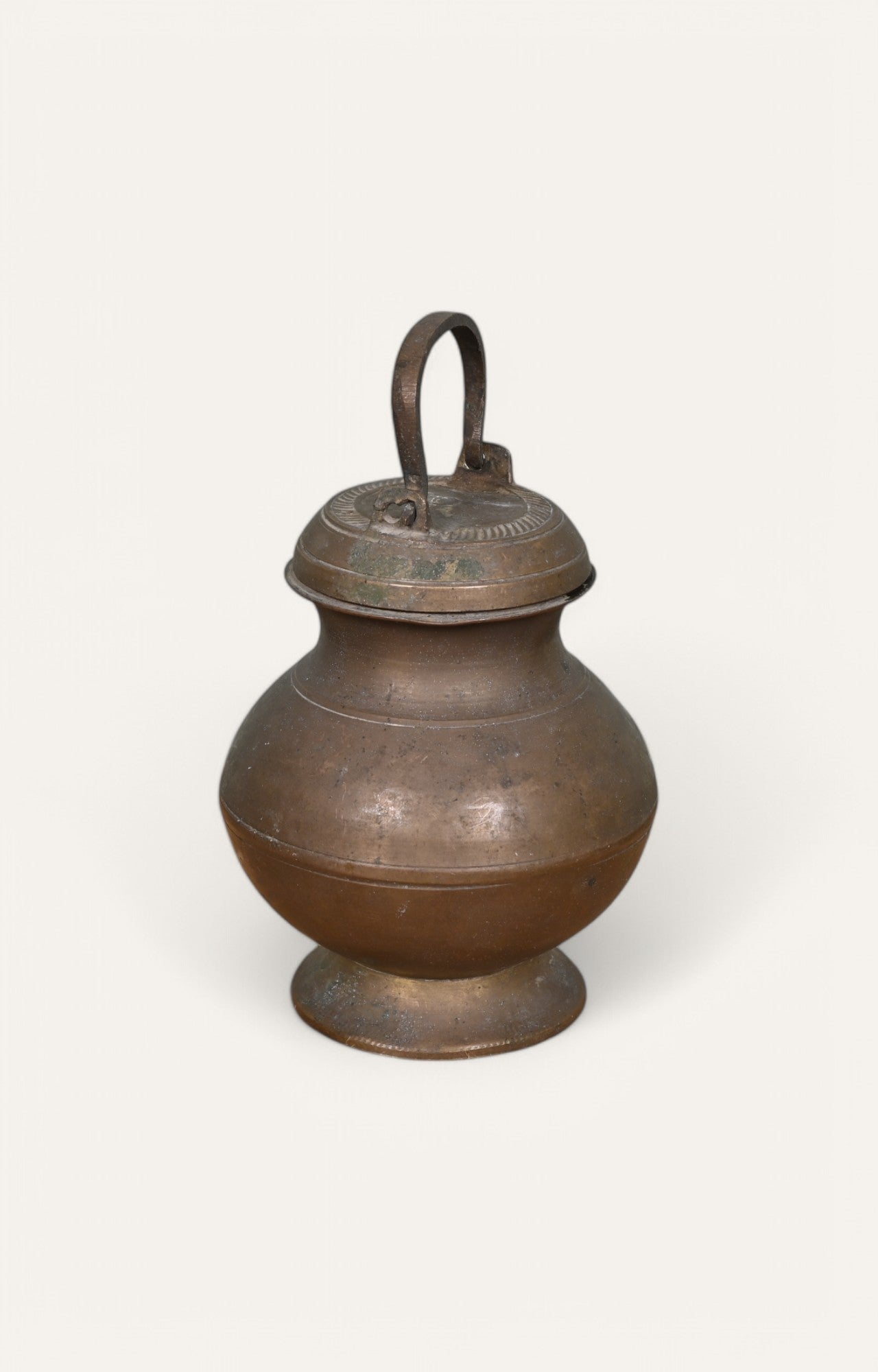 Decorative brass pot