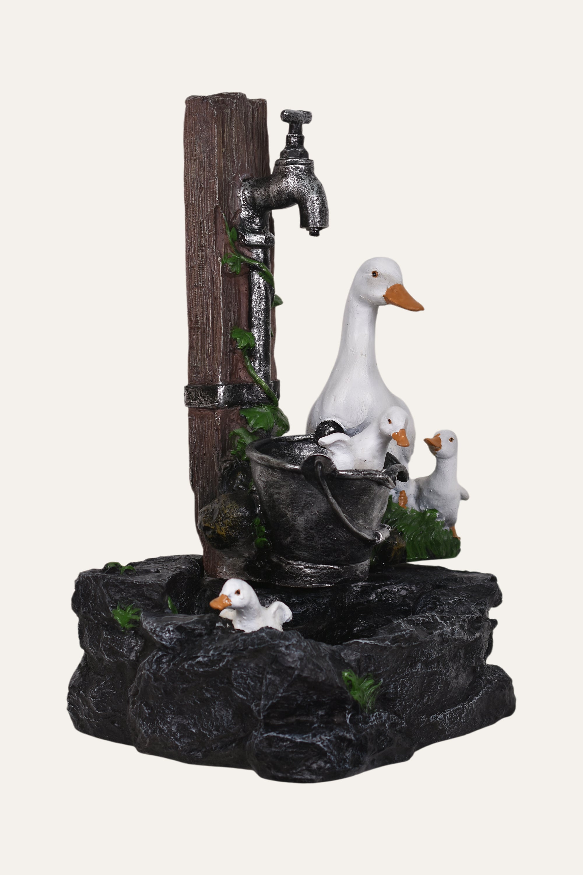 Decorative fountain with ducks