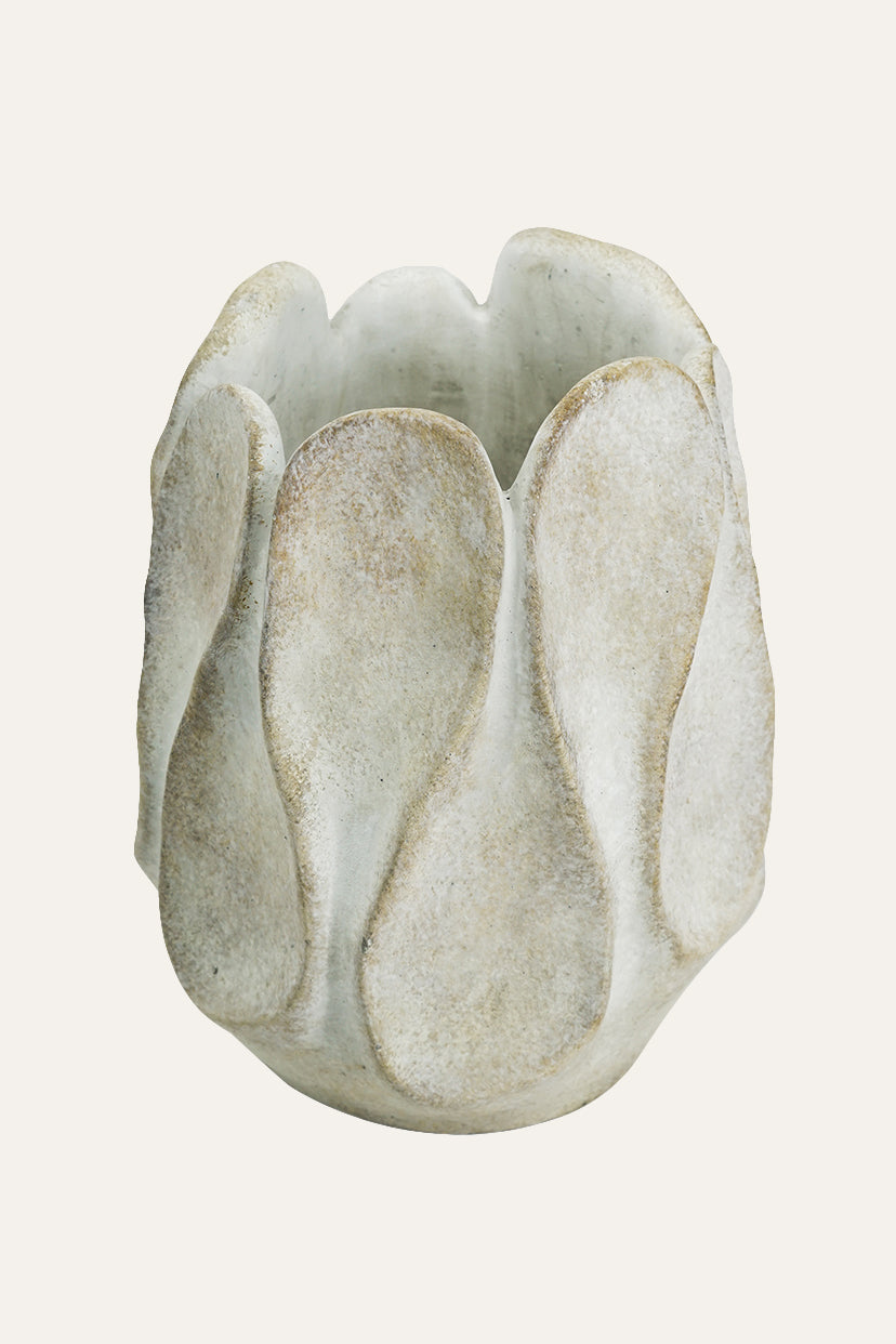 Ceramic vase with wavy design