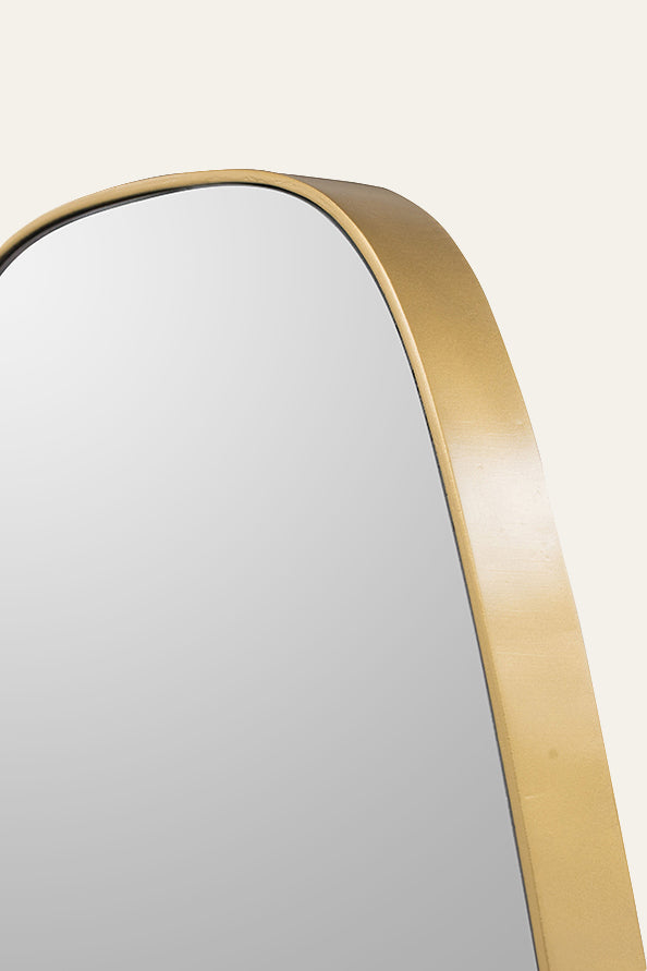 Round mirror with gold frame