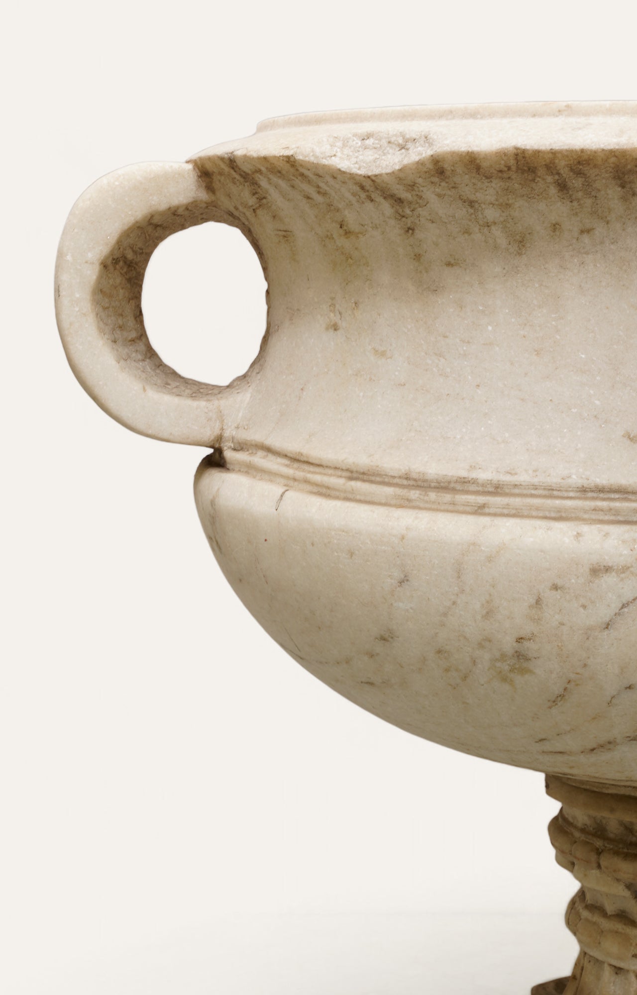 Flowering Beauty: The Elegant Marble Planter with Floral Details_3