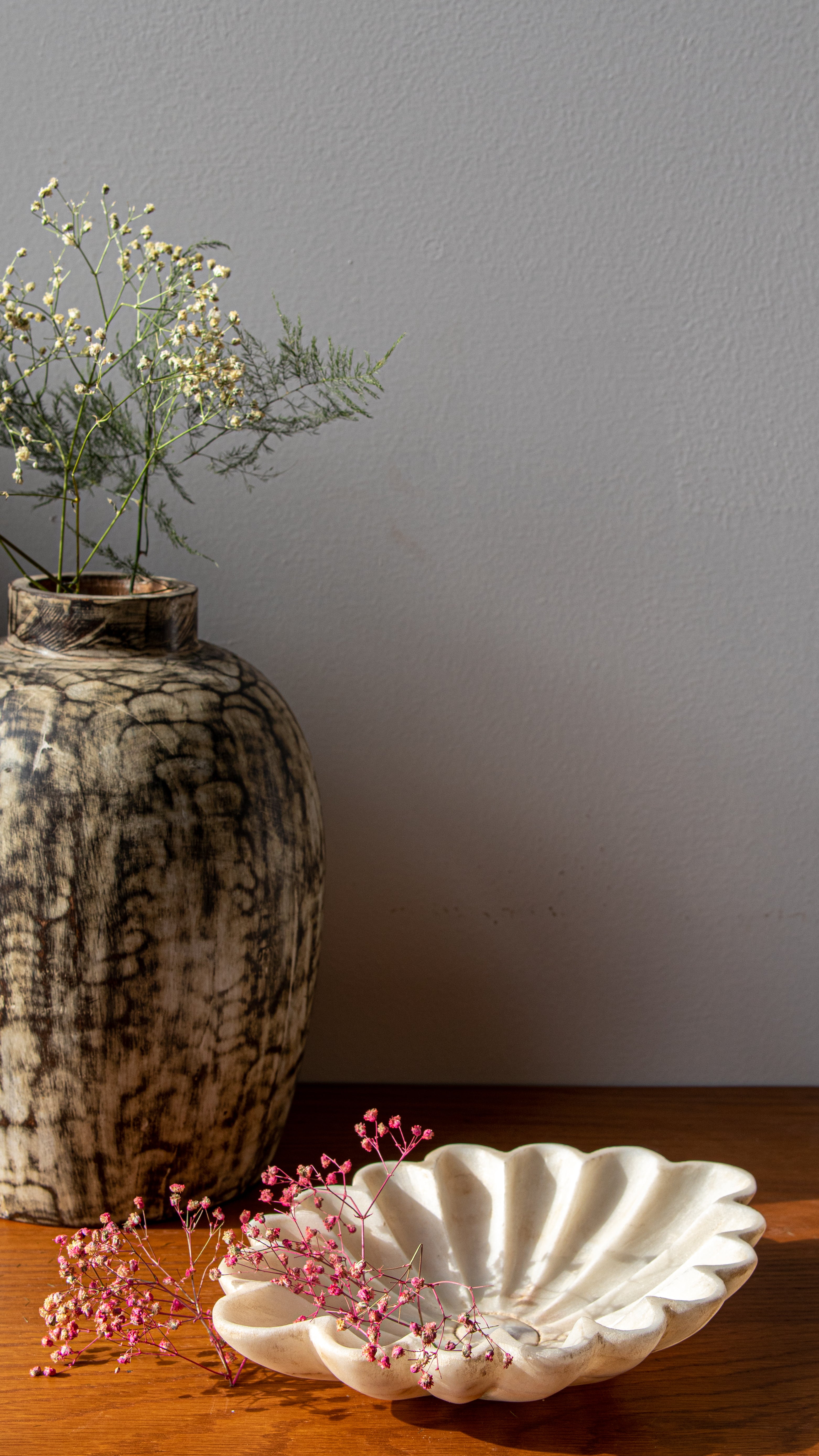 Lotus shaped resin Urli