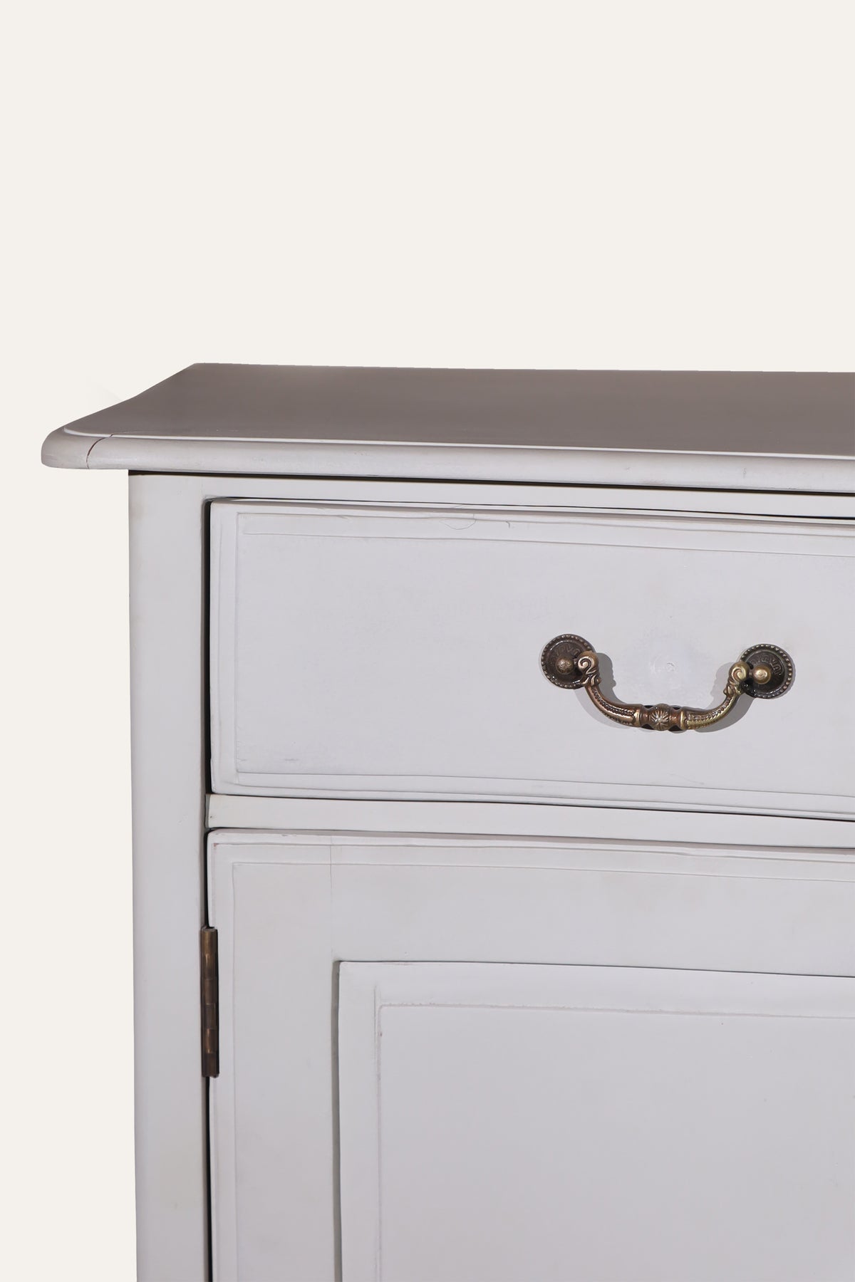French Style White Wooden 3-Drawer Cabinet with Double-Door Storage