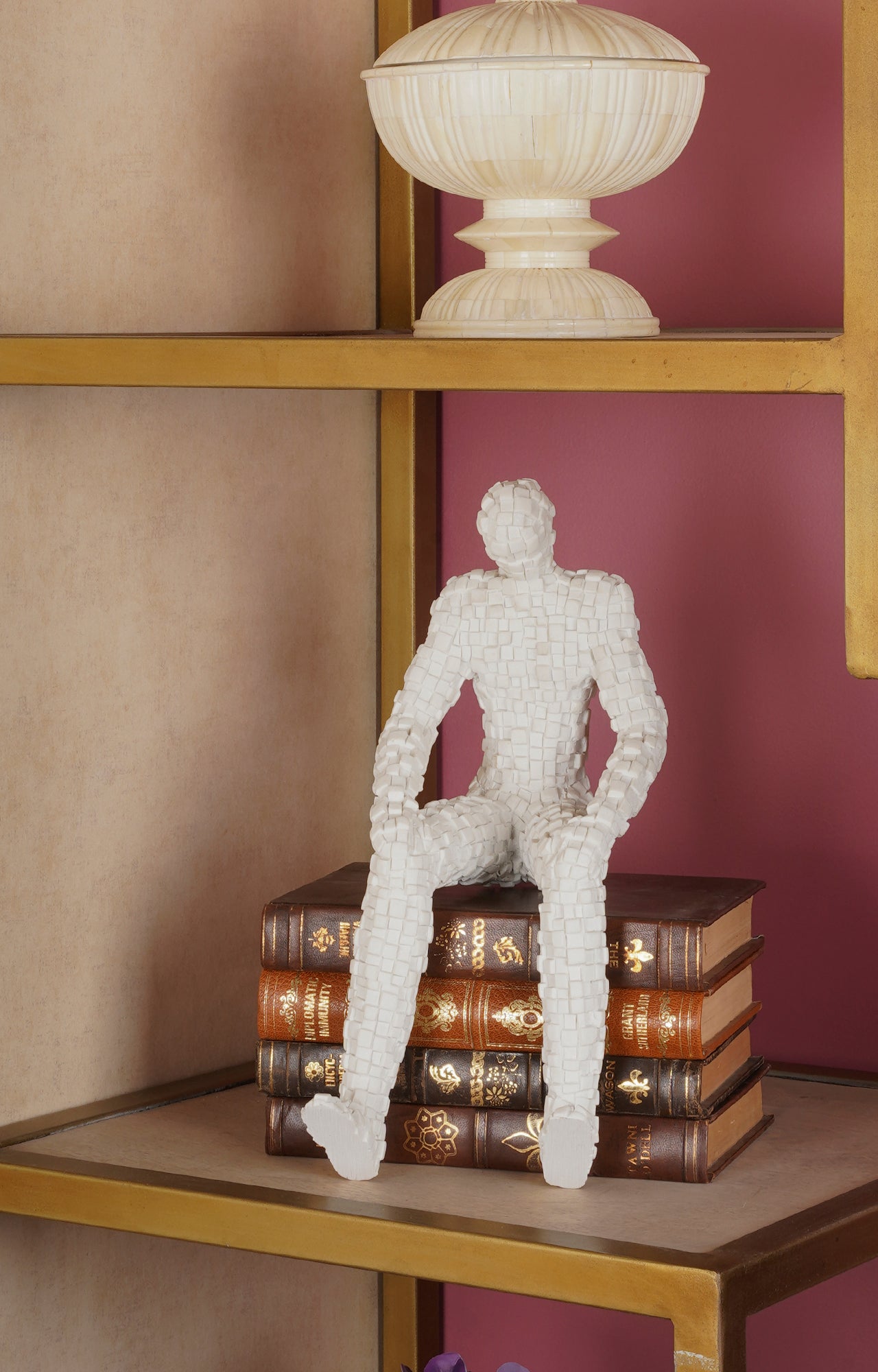 Men on the Moon Table Décor_lifestyle