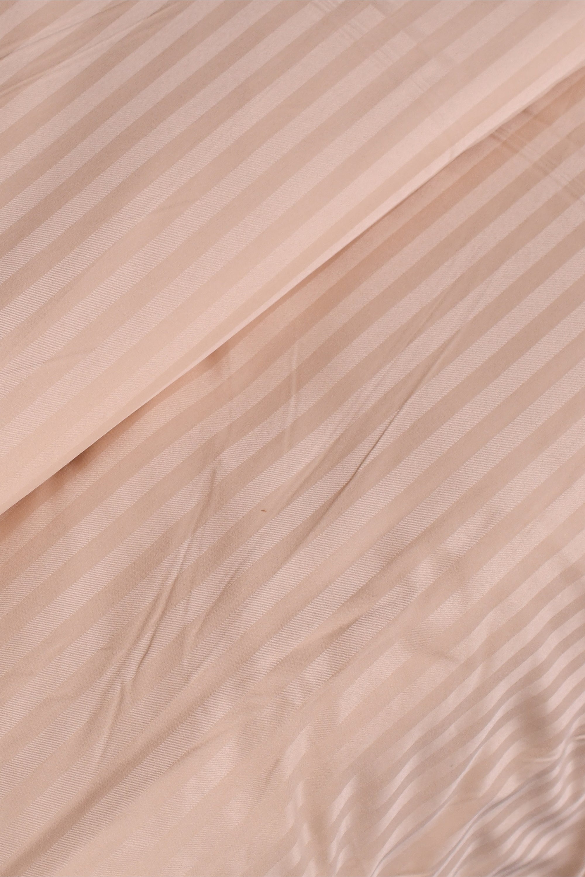 Peach Bedsheet Quilt and Pillow Cover Set