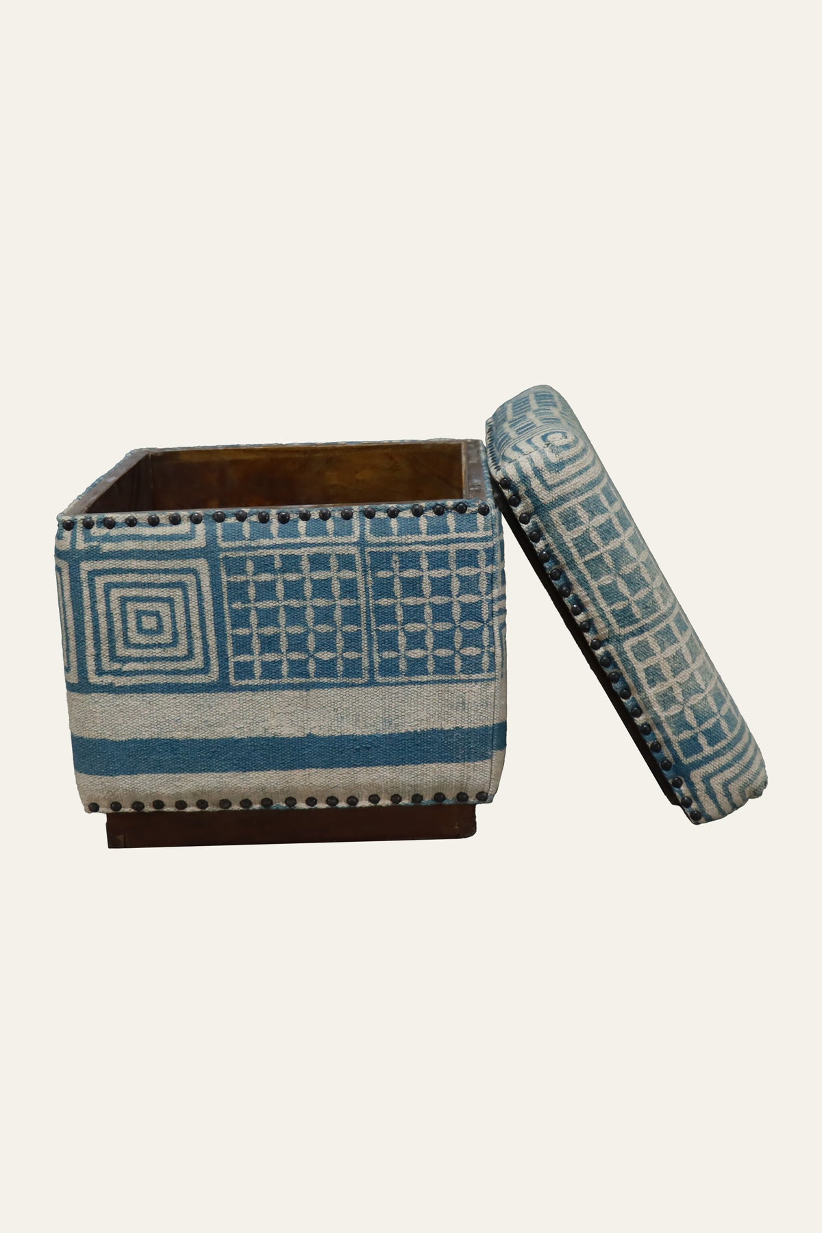 Poufs & Stools