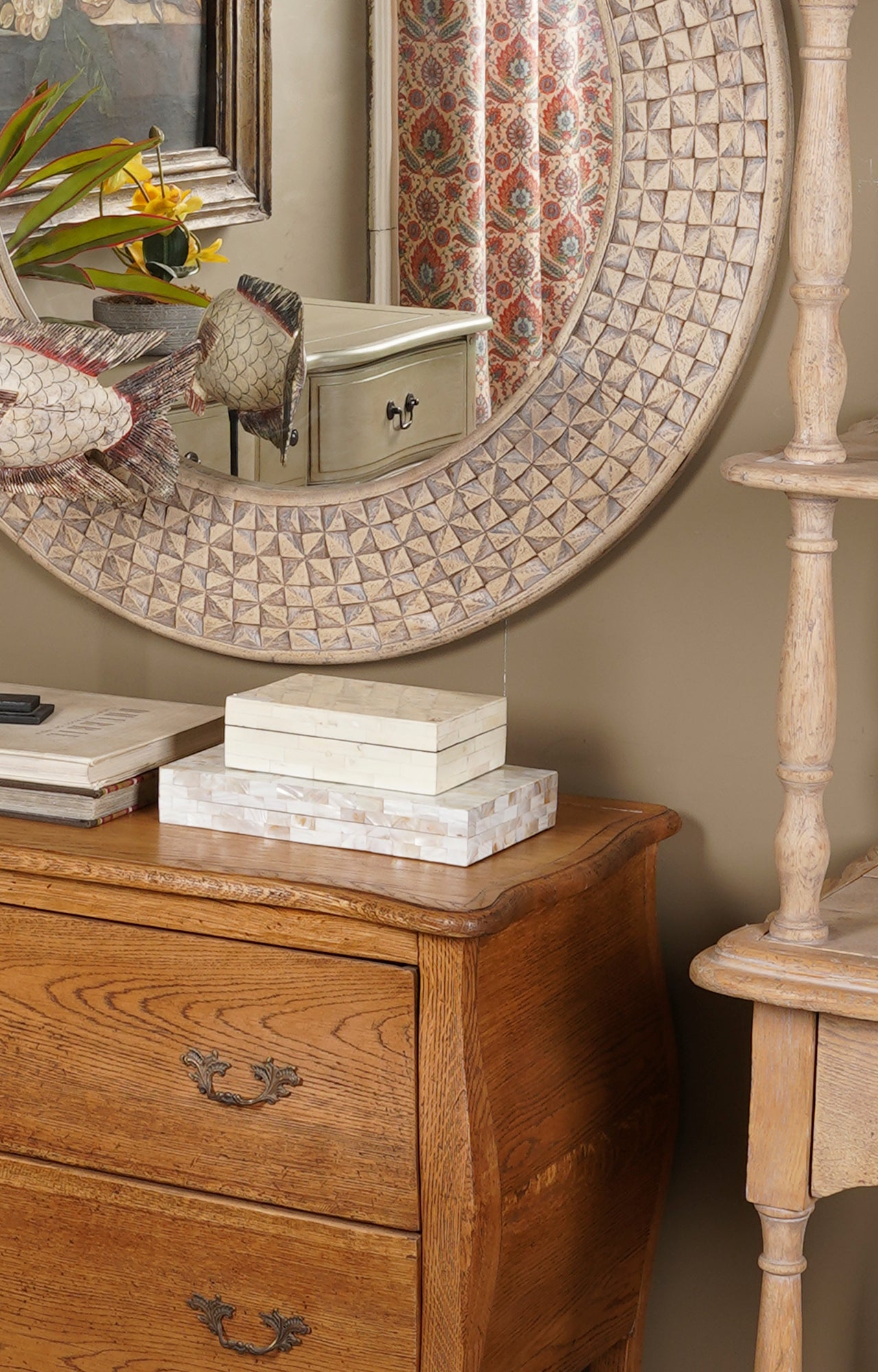 Rectangle Camel Bone Decorative Box_lifestyle