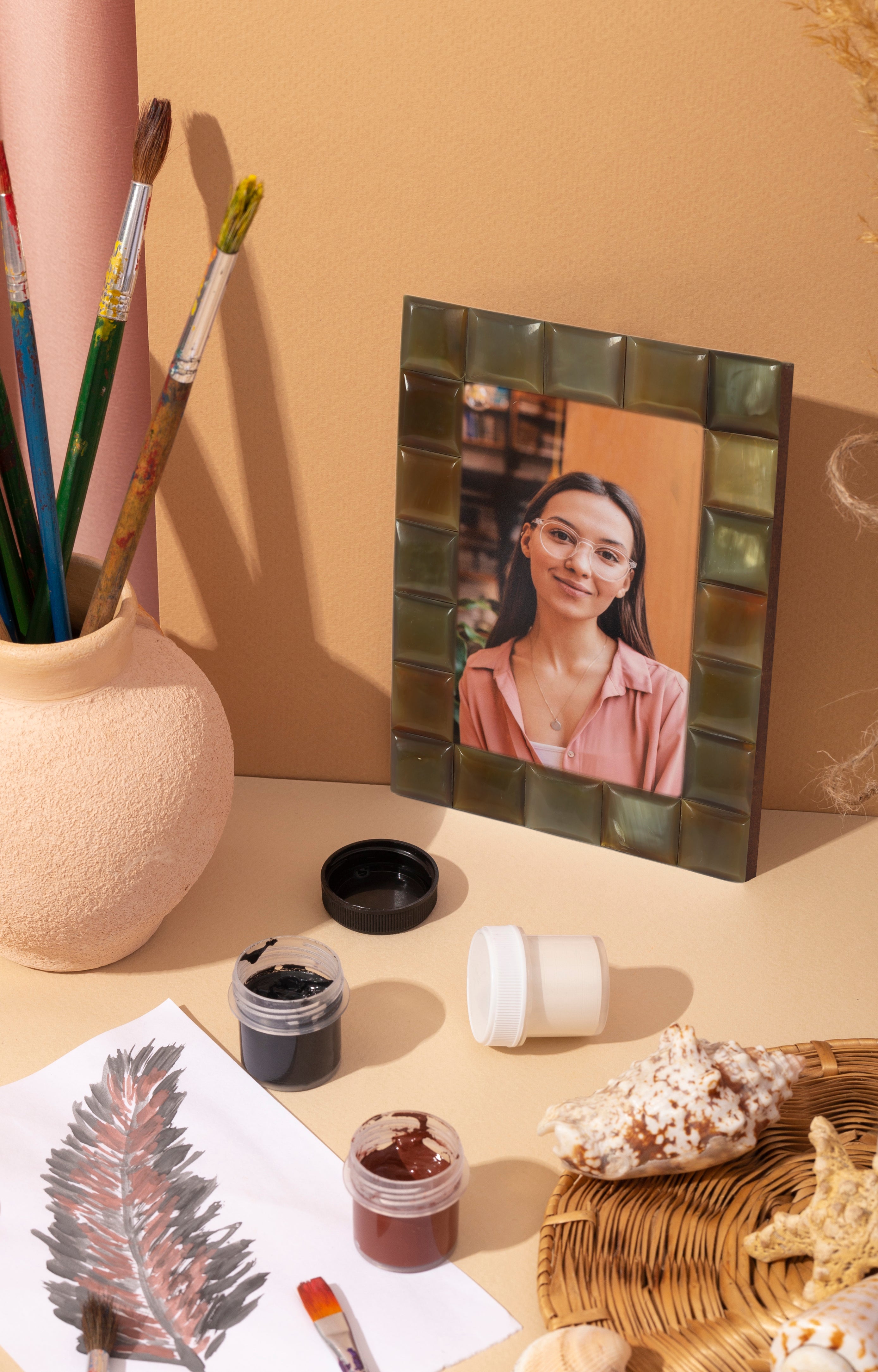 Decorative Resin and Bone Countertop Photo Frame