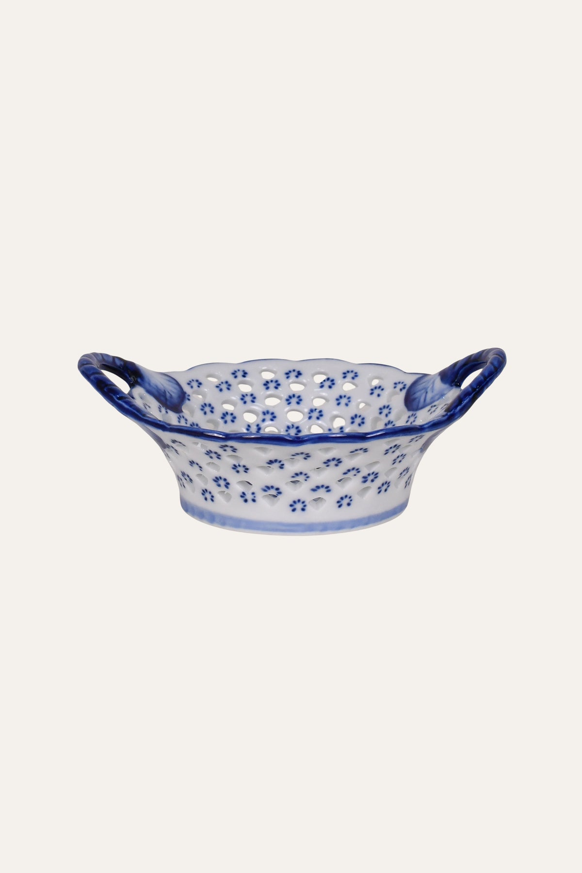 Small blue white porcelain fruit bowl