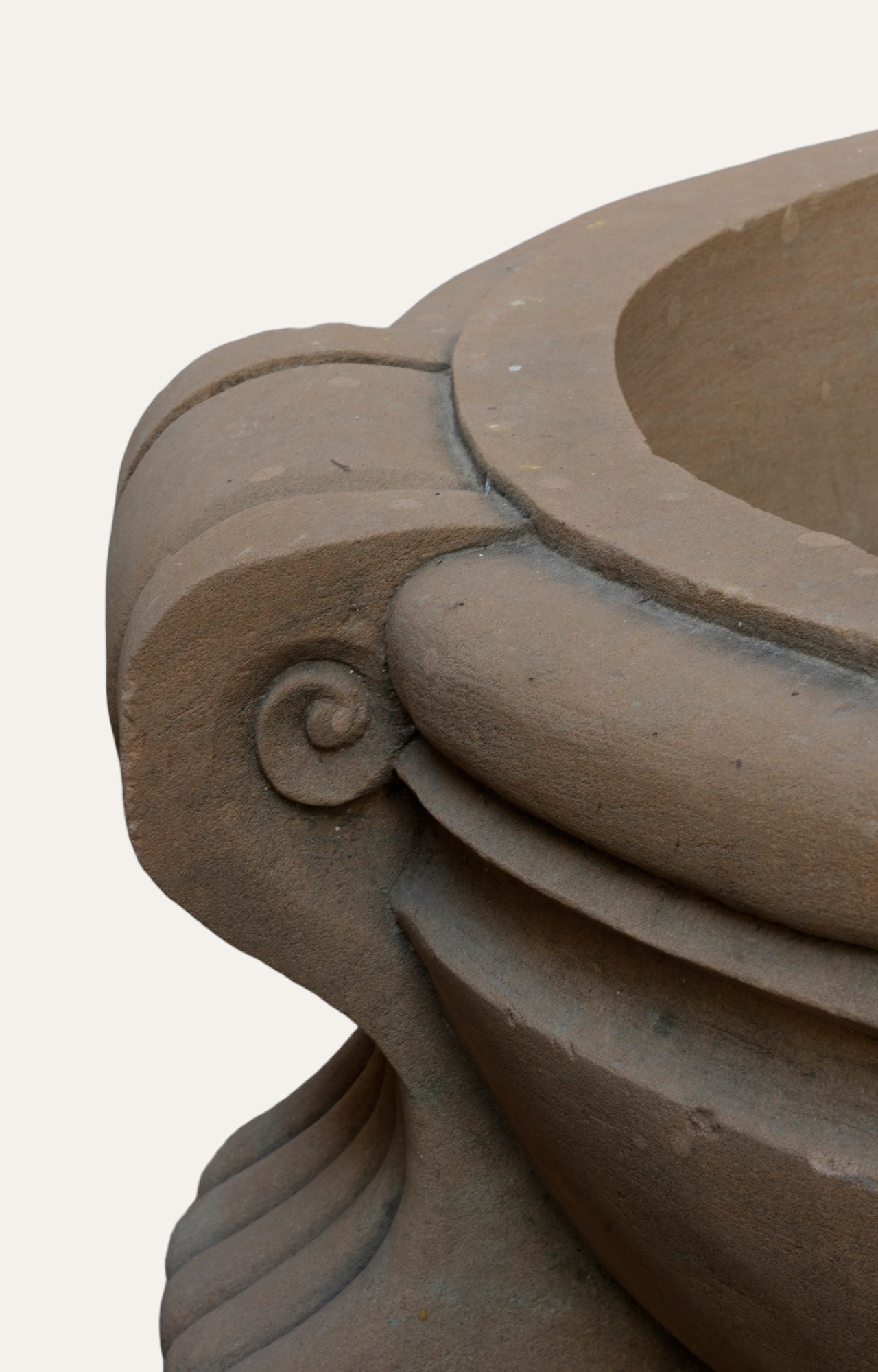 Vintage-Style Decorative Stone Planter with Ornate Pedestal Design_4