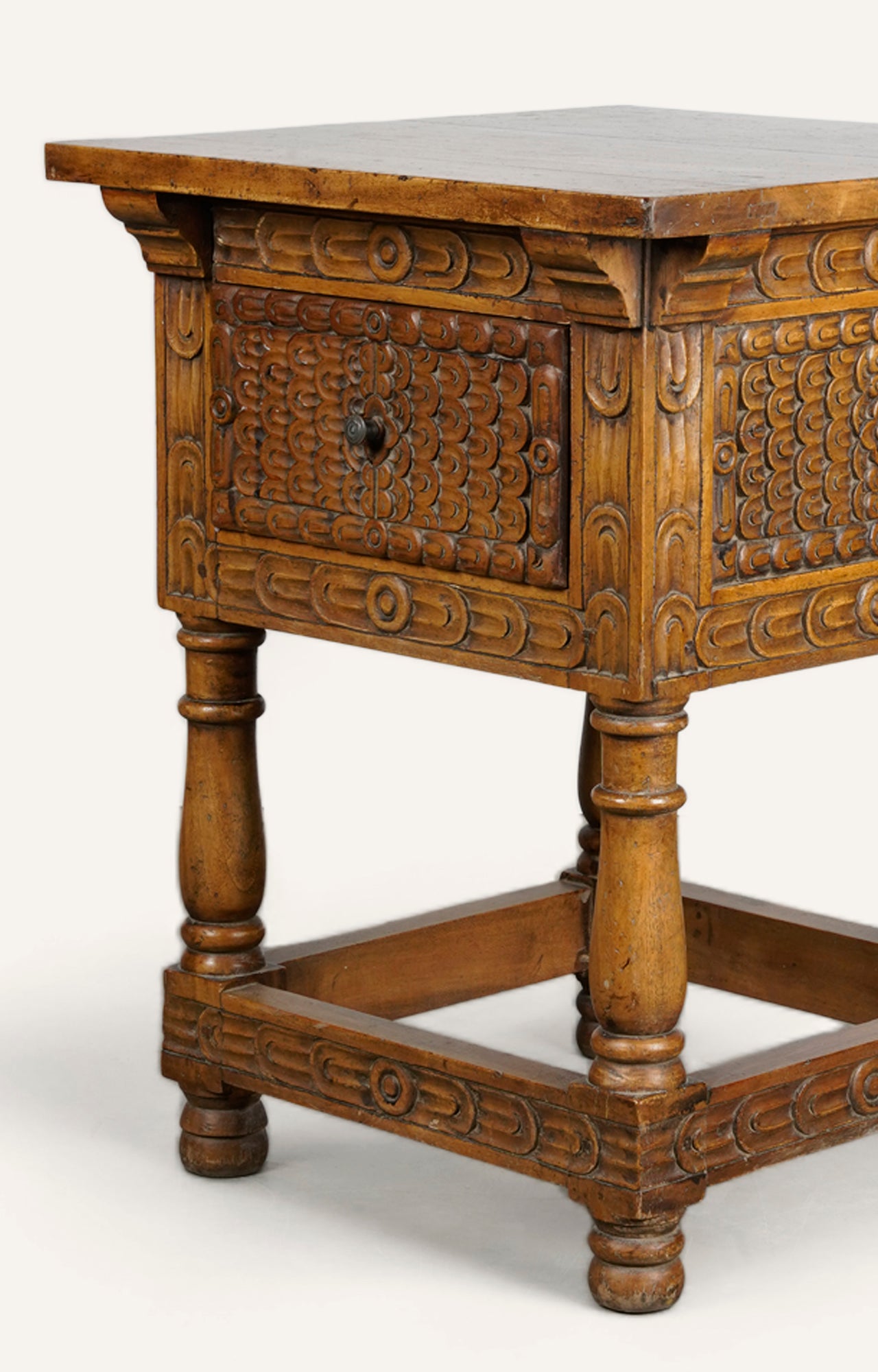 Vintage nightstand_detailed