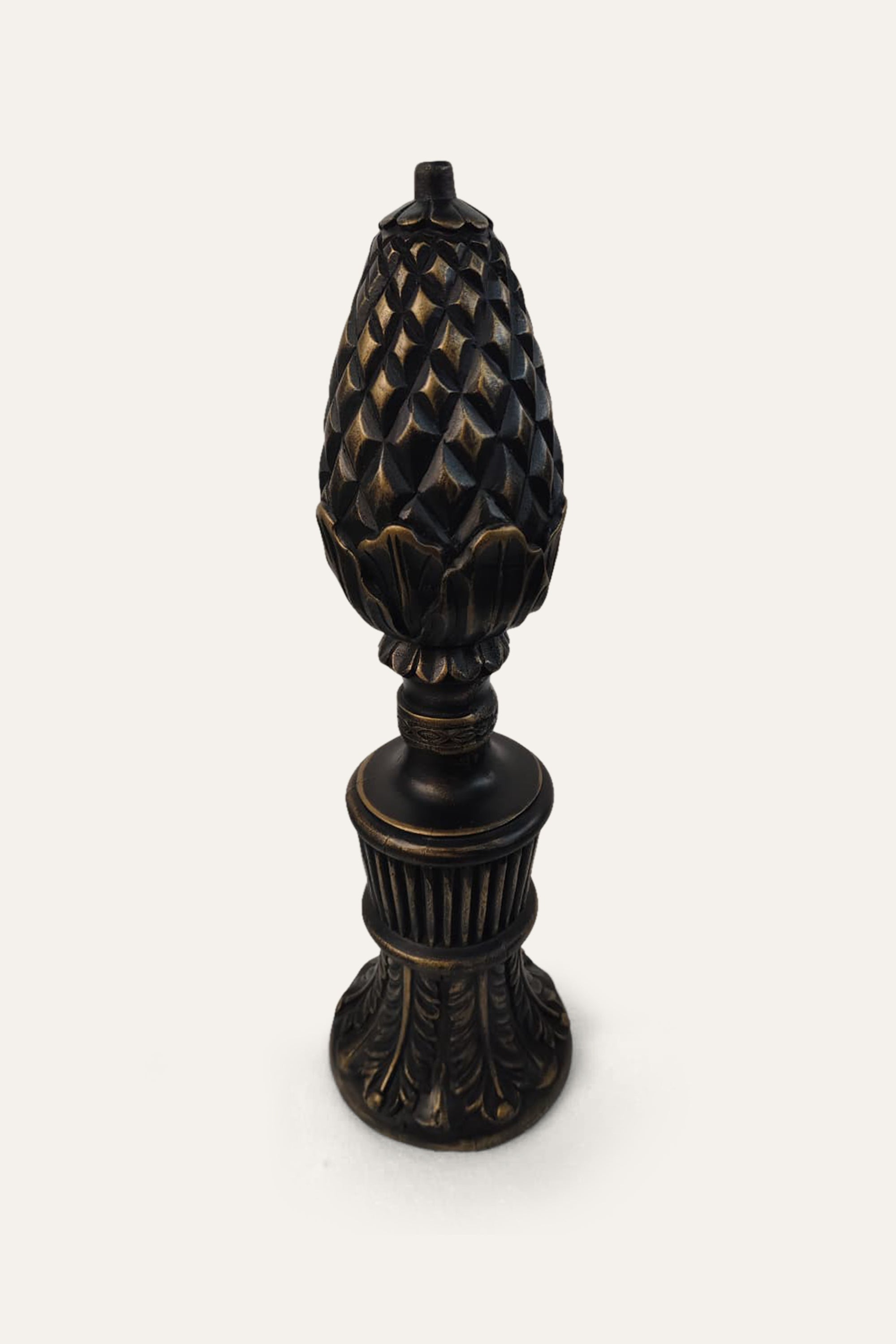 Carved Pineapple Finial for Console Styling