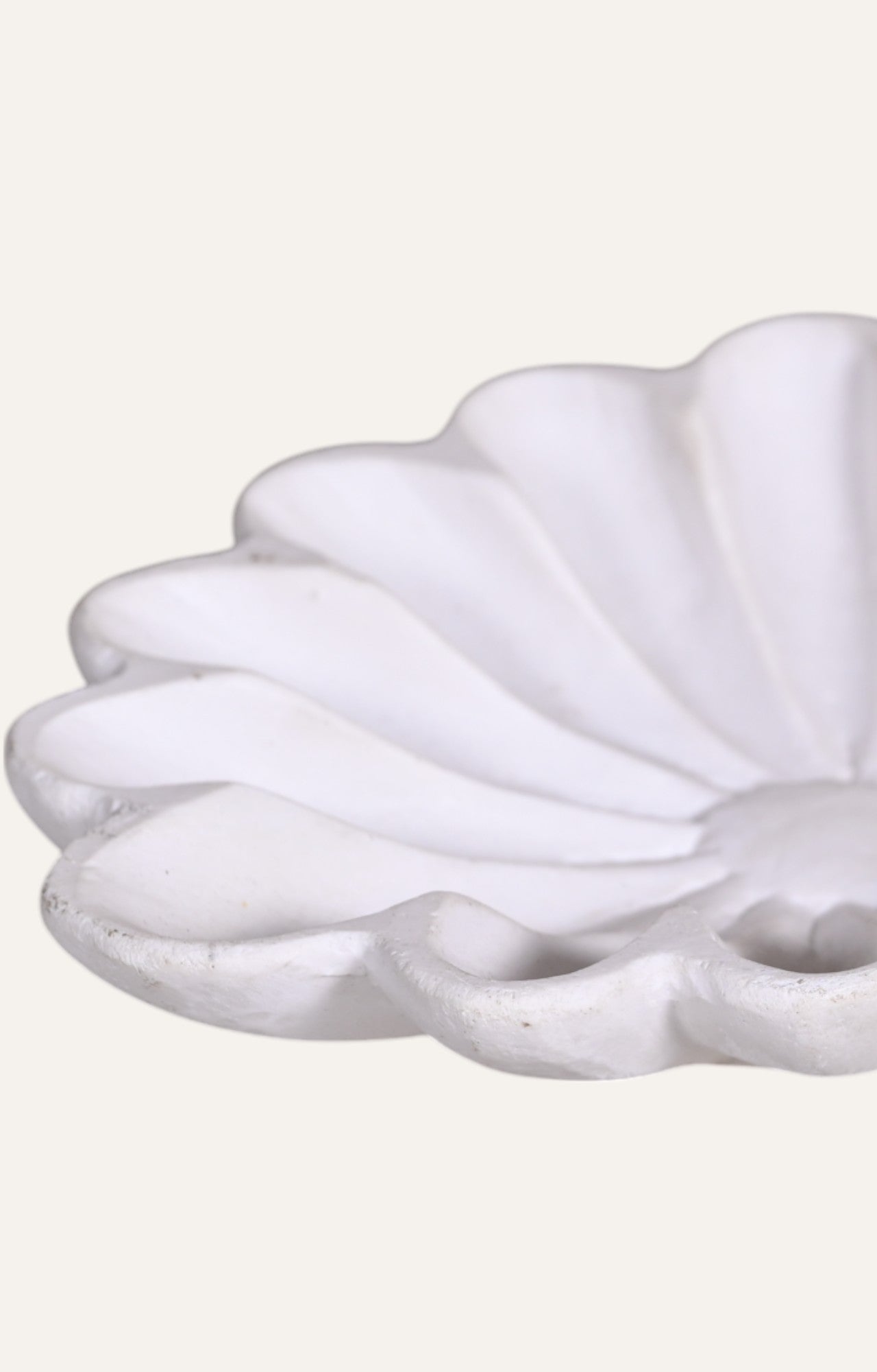 Lotus shaped resin Urli