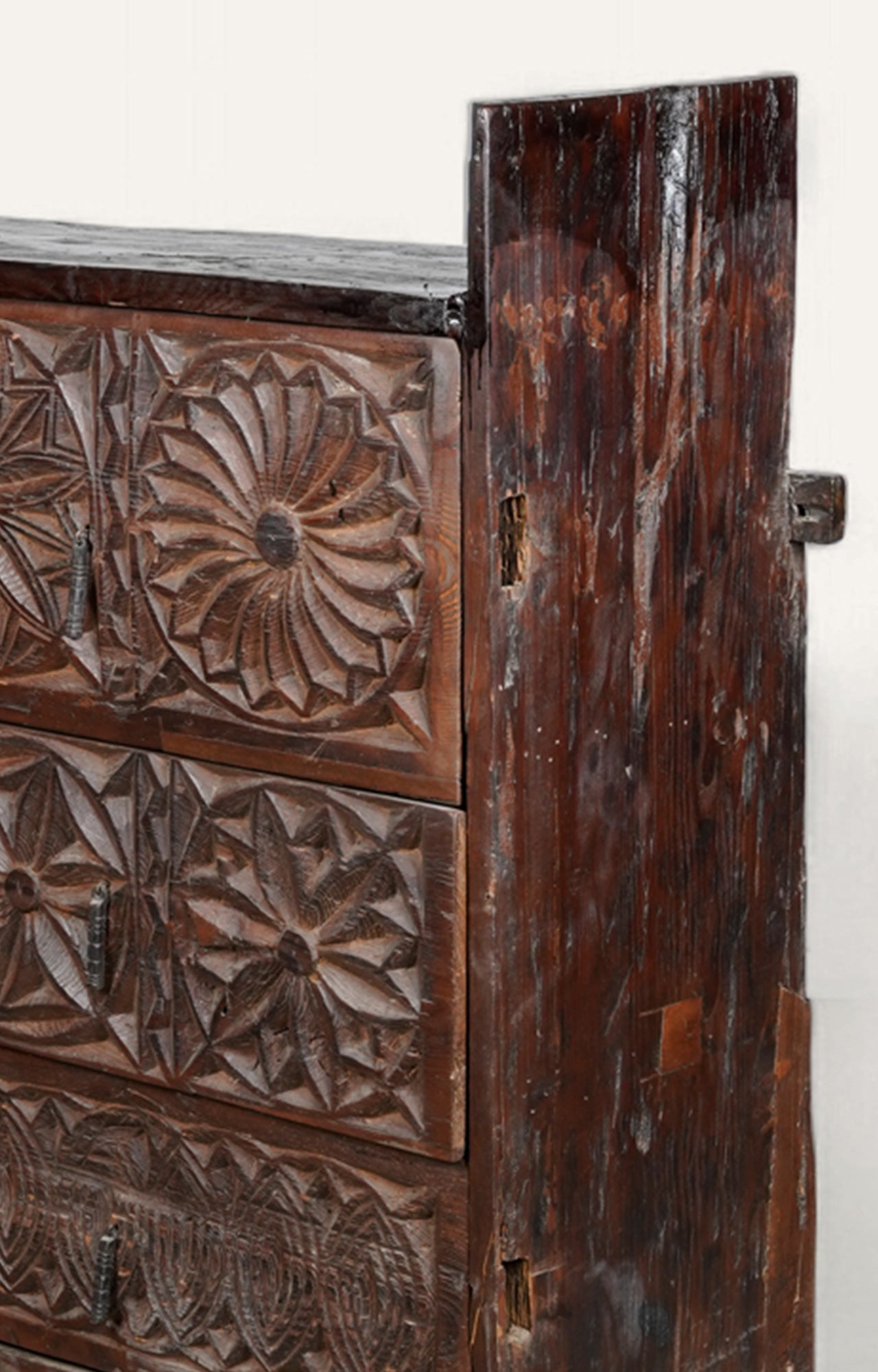 Textured Bloom Chest With Drawers