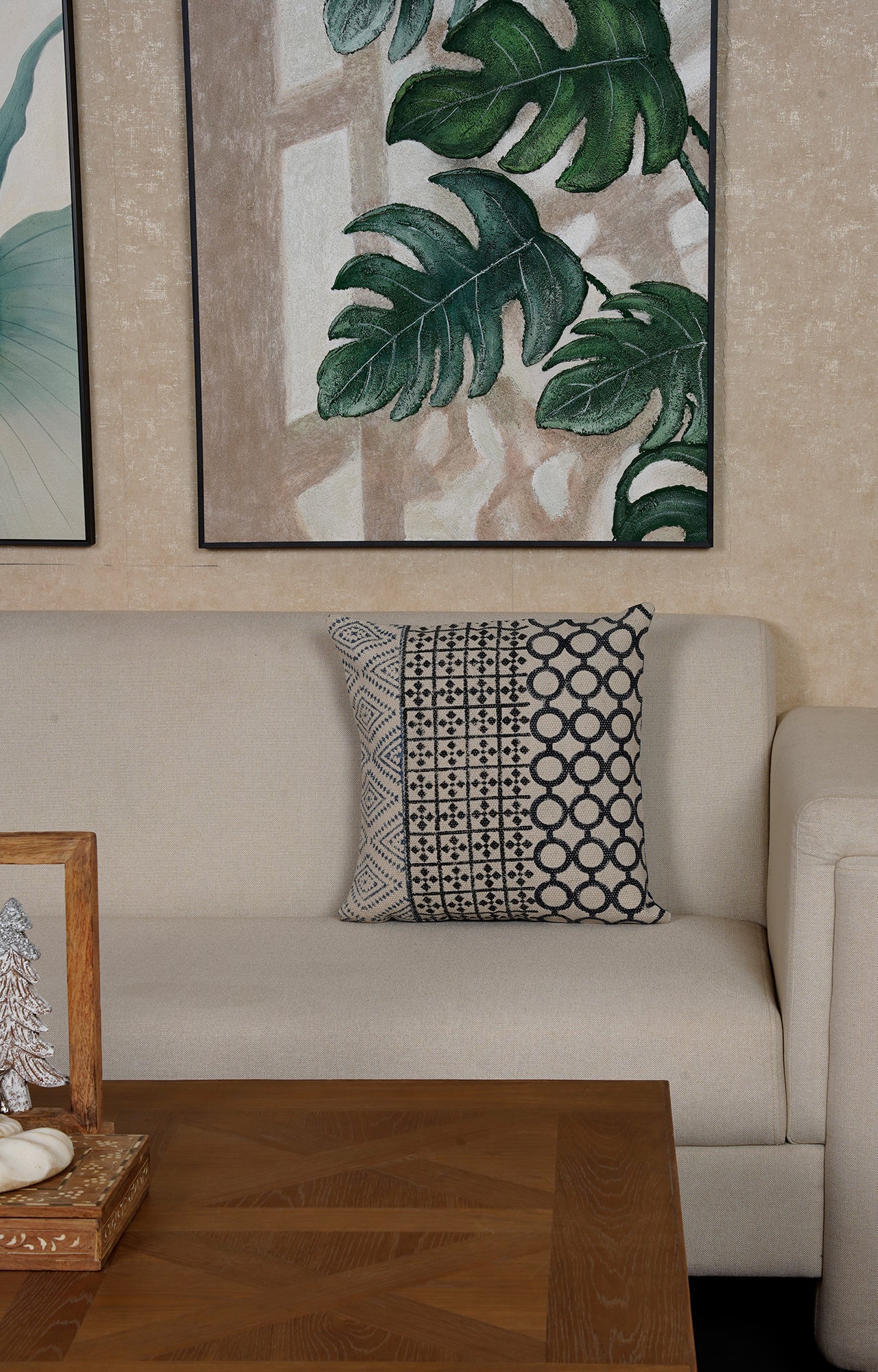 Black and White Geometric Patterned Printed Cushion