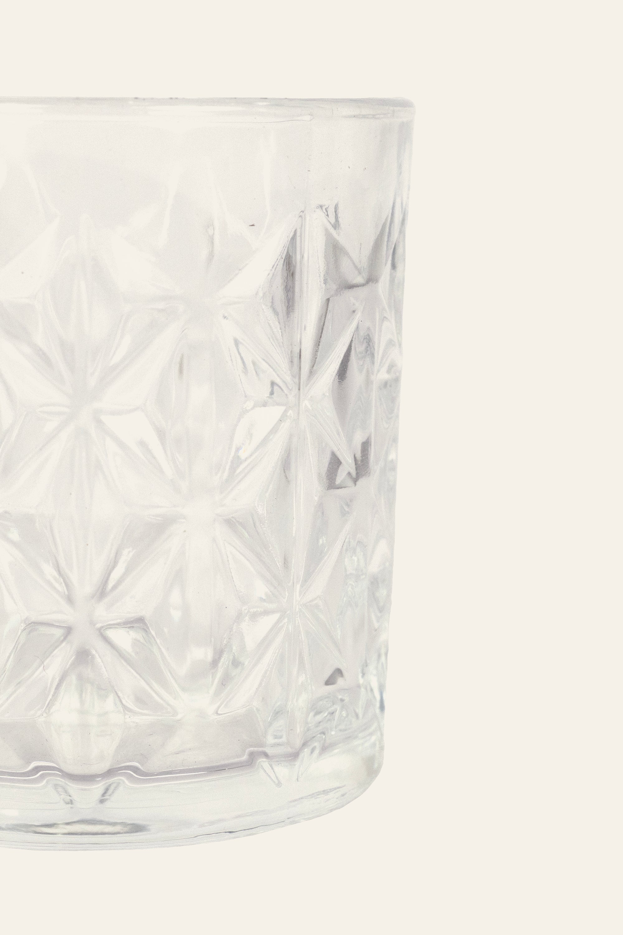 textured whisky glass for scotch serving