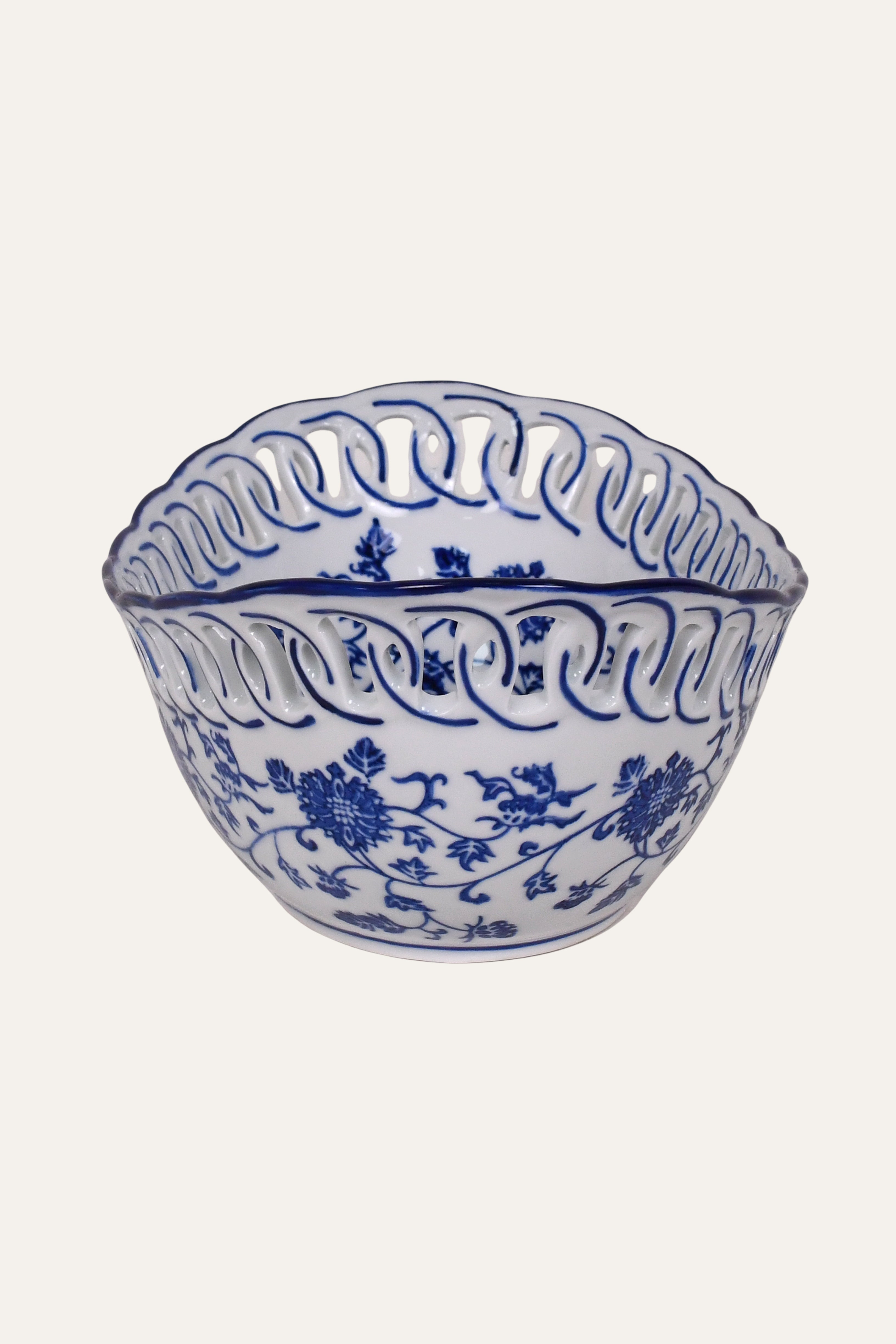 white porcelain serving bowl