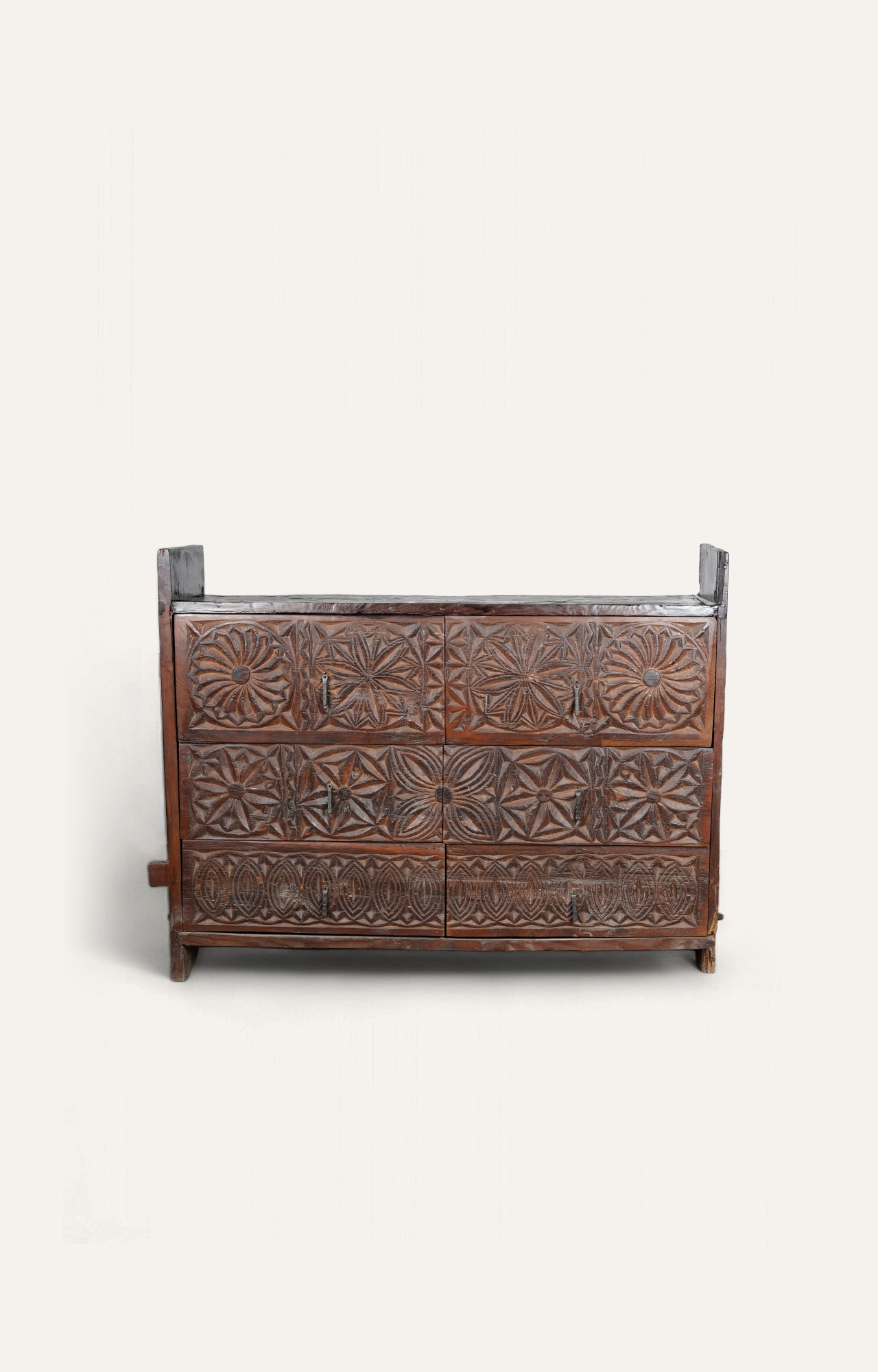 Saharan Chest With Drawers