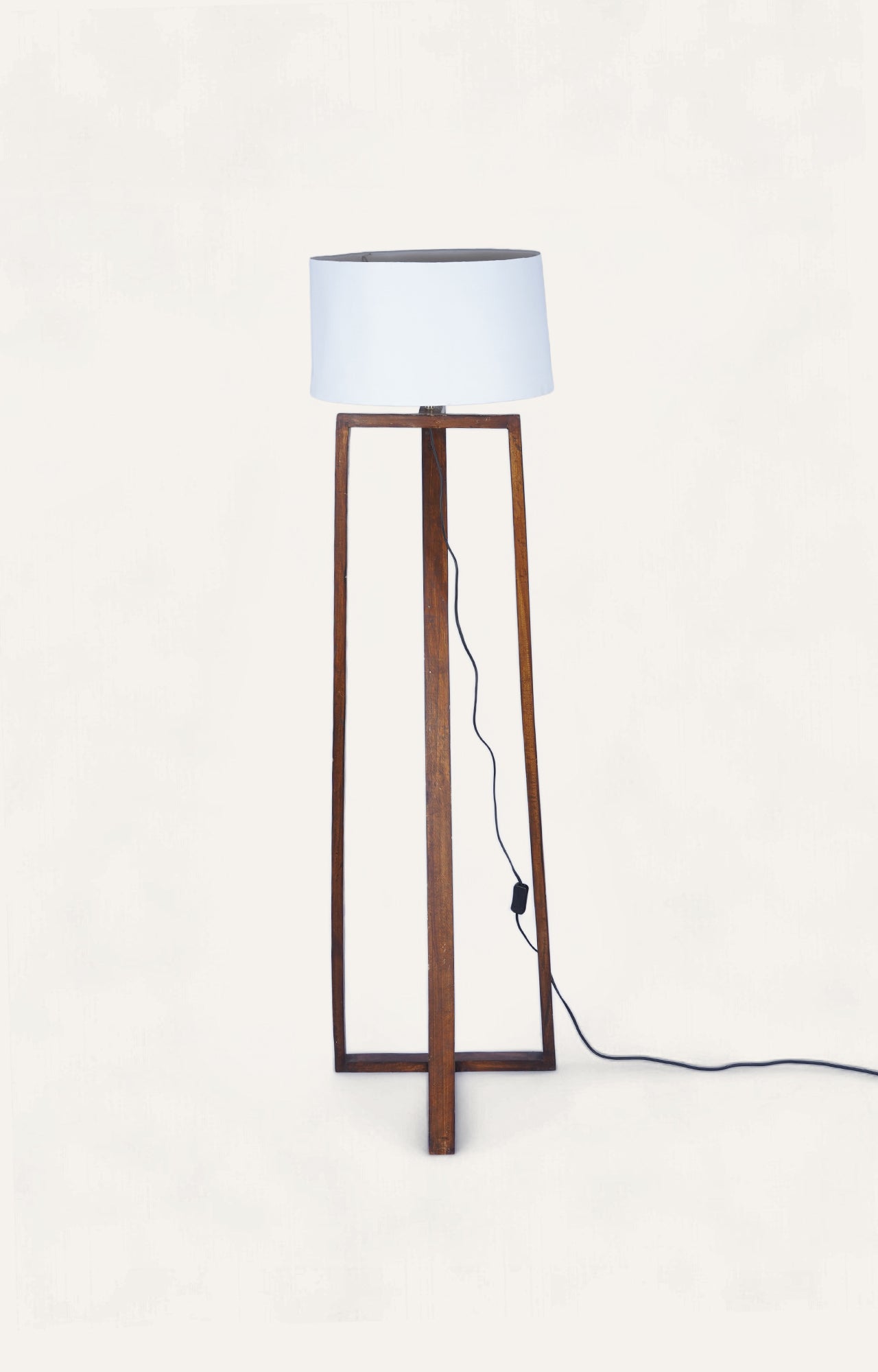 Contemporary floor lamp