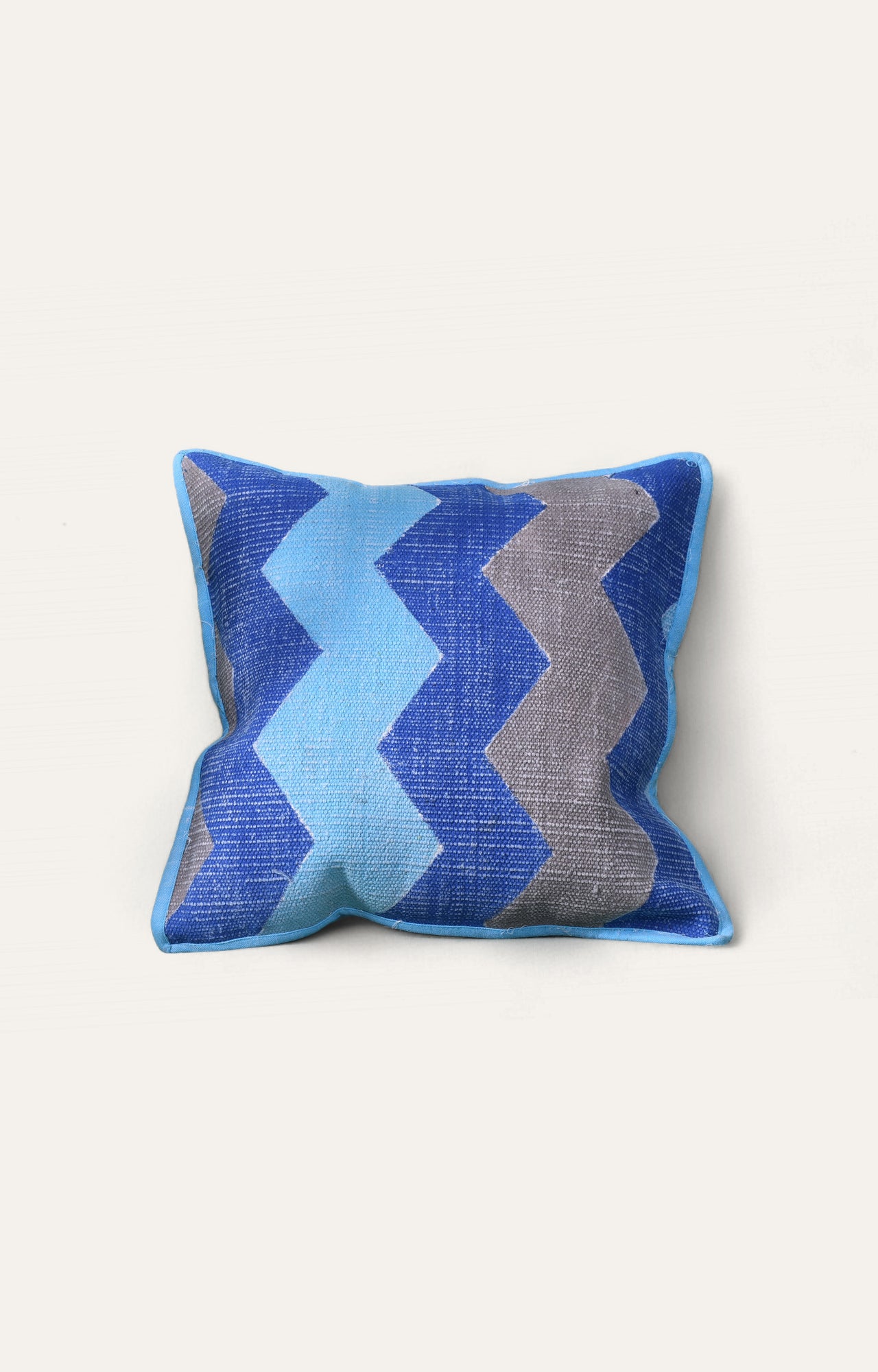 Zigzag Breezy cushions