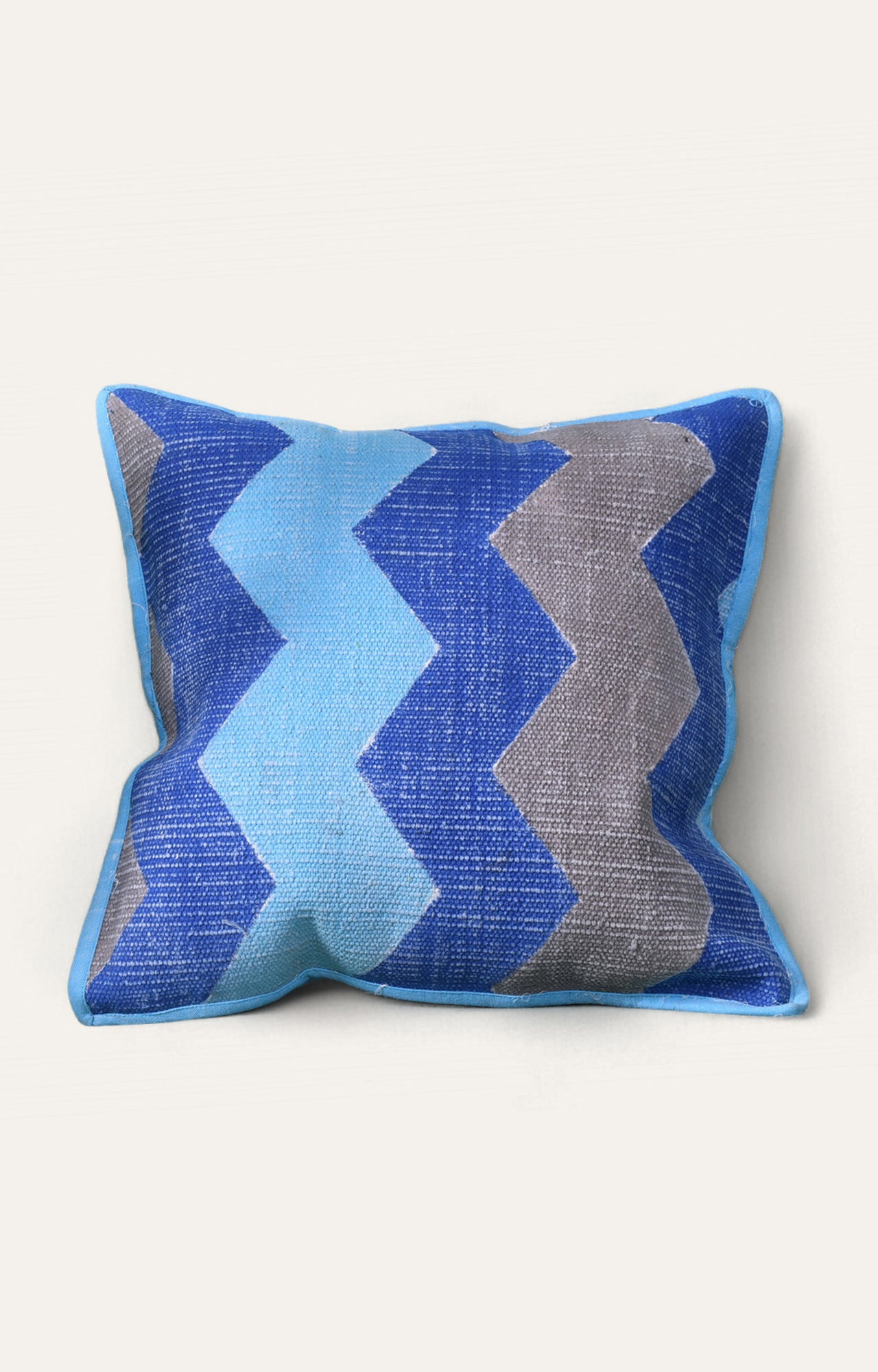 Zigzag Breezy cushion cover