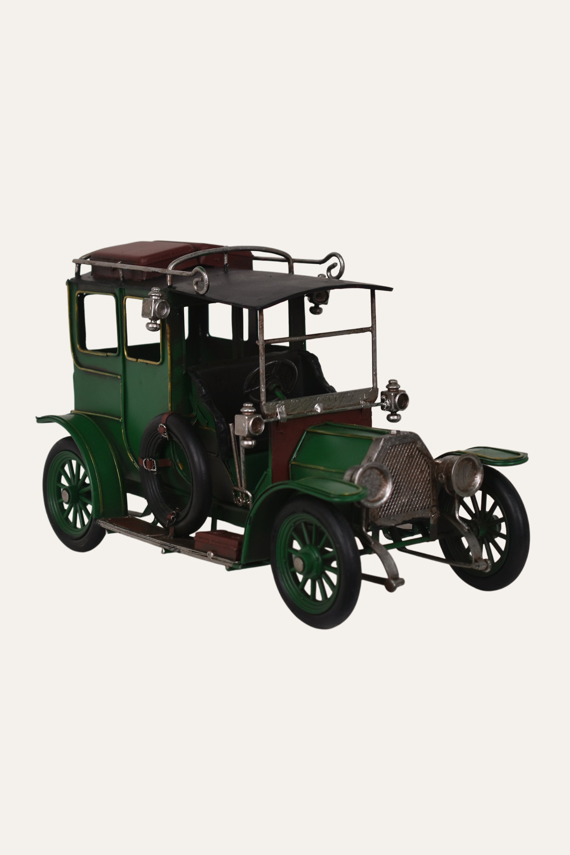 Vintage Green Limousine Metal Décor