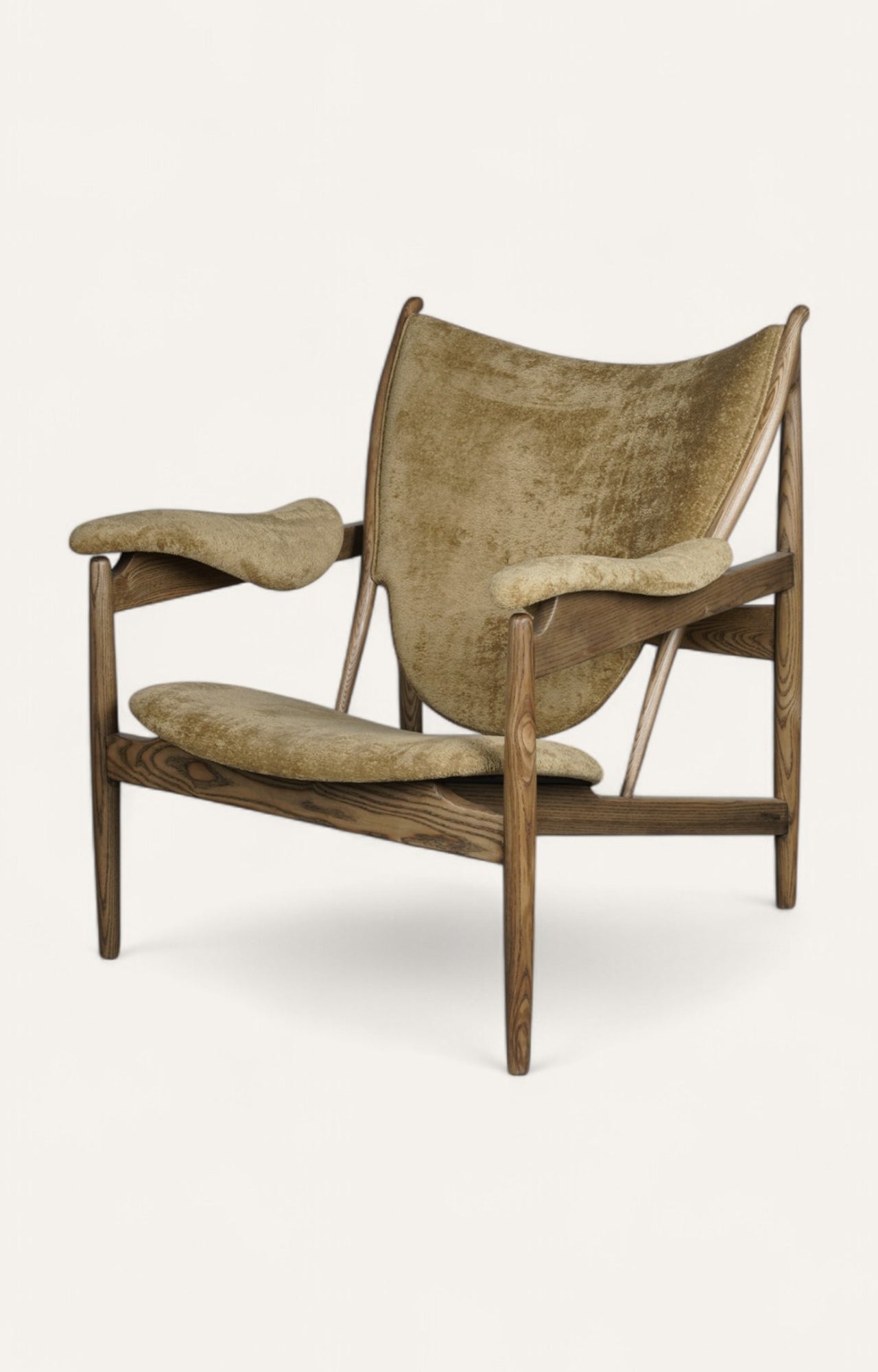 Chieftain Armchair in Velvet and Oak
